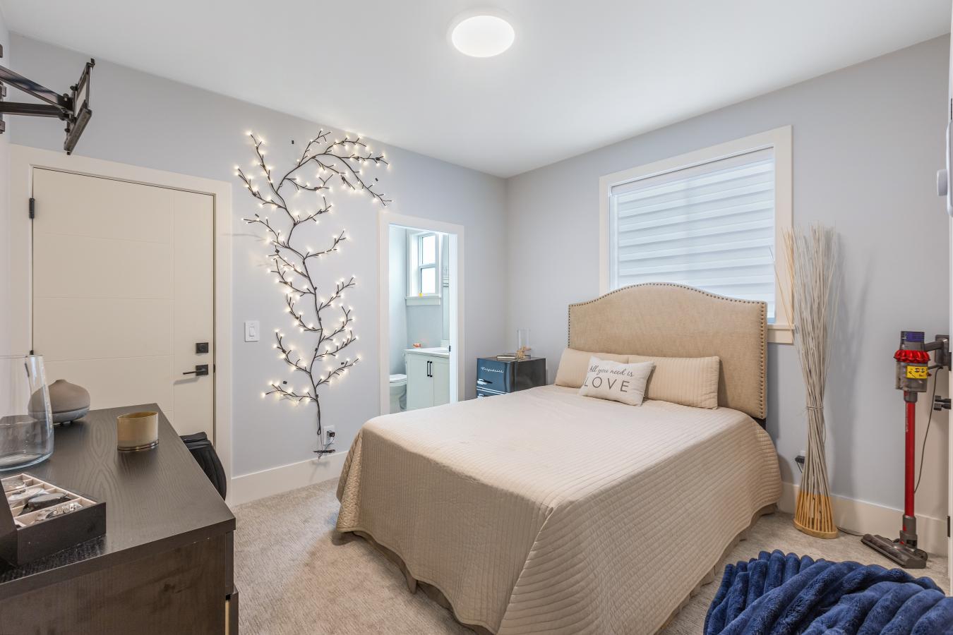 Langford, BC, V9C 0K5, Canada, 5 Bedrooms Bedrooms, ,4 BathroomsBathrooms,Residential,For Sale,1747184