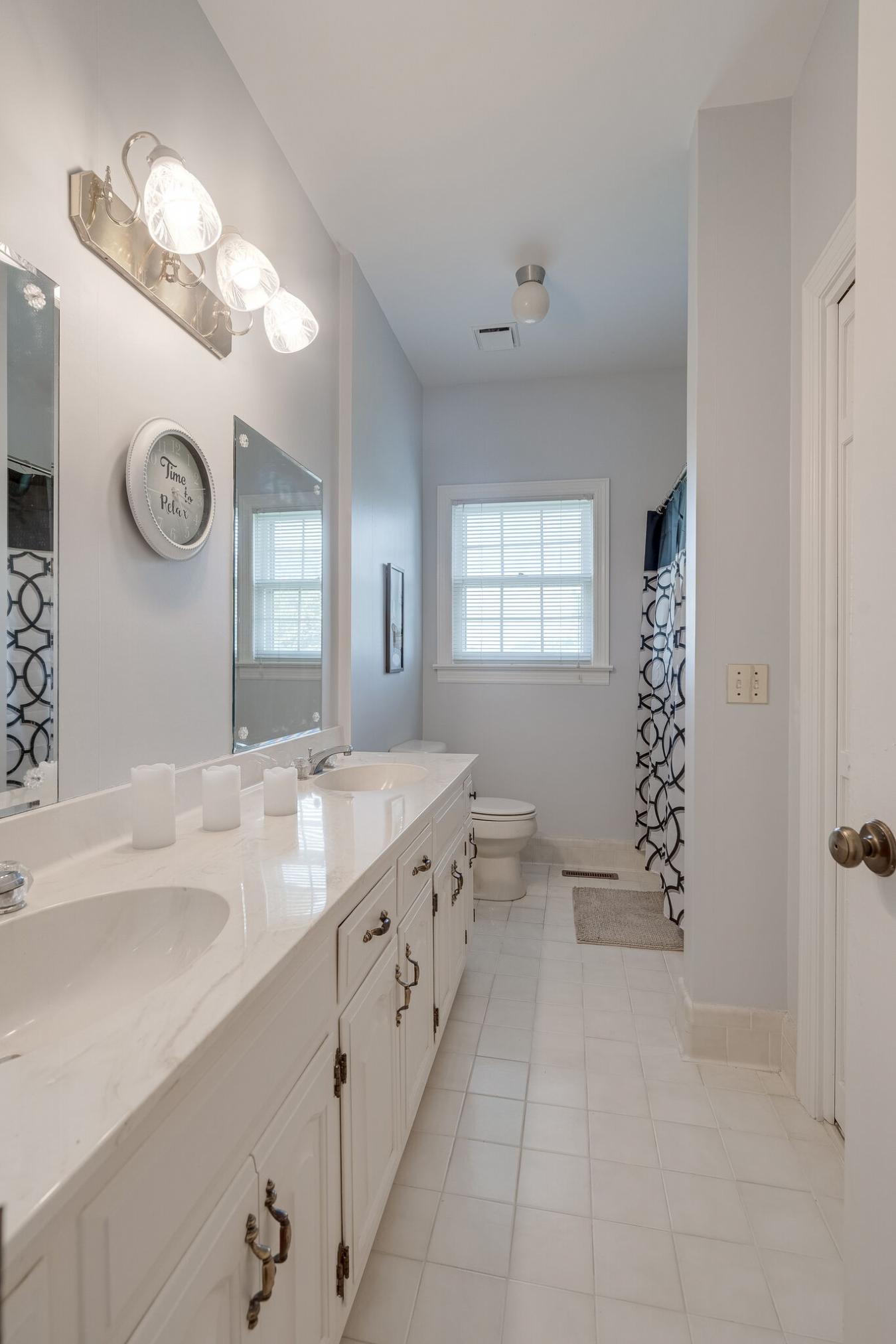 Springfield, Tennessee, 37172, United States, 5 Bedrooms Bedrooms, ,3 BathroomsBathrooms,Residential,For Sale,1747179