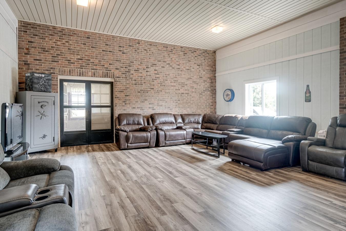 Springfield, Tennessee, 37172, United States, 5 Bedrooms Bedrooms, ,3 BathroomsBathrooms,Residential,For Sale,1747179