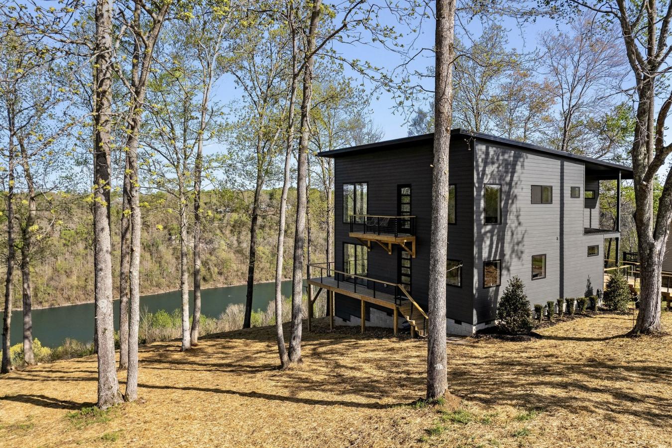 Sparta, Tennessee, 38583, United States, 3 Bedrooms Bedrooms, ,3 BathroomsBathrooms,Residential,For Sale,1738392