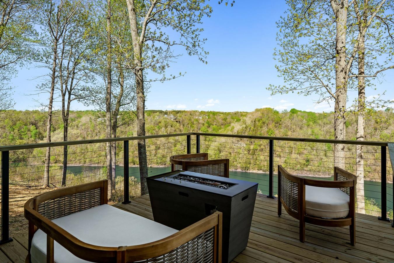 Sparta, Tennessee, 38583, United States, 3 Bedrooms Bedrooms, ,3 BathroomsBathrooms,Residential,For Sale,1738392