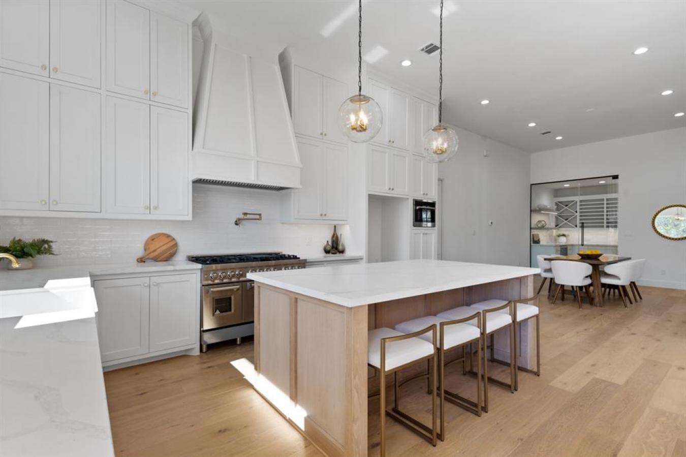 Houston, Texas, 77018, United States, 4 Bedrooms Bedrooms, ,3 BathroomsBathrooms,Residential,For Sale,1740983