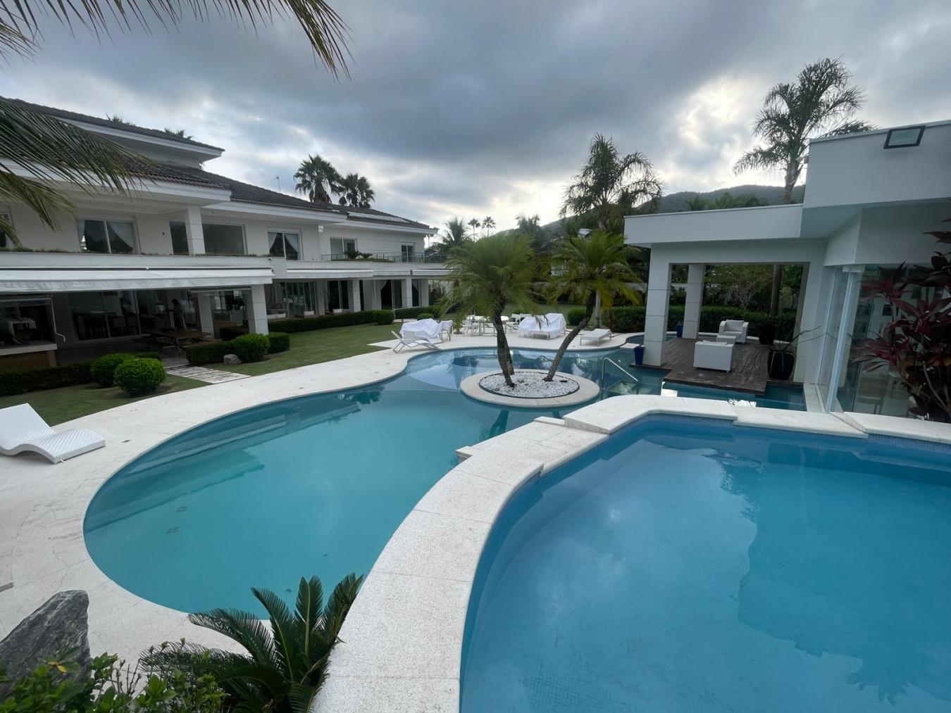 Guaruja, SP, 14455-750, Brazil, 8 Bedrooms Bedrooms, ,10 BathroomsBathrooms,Residential,For Sale,1740978