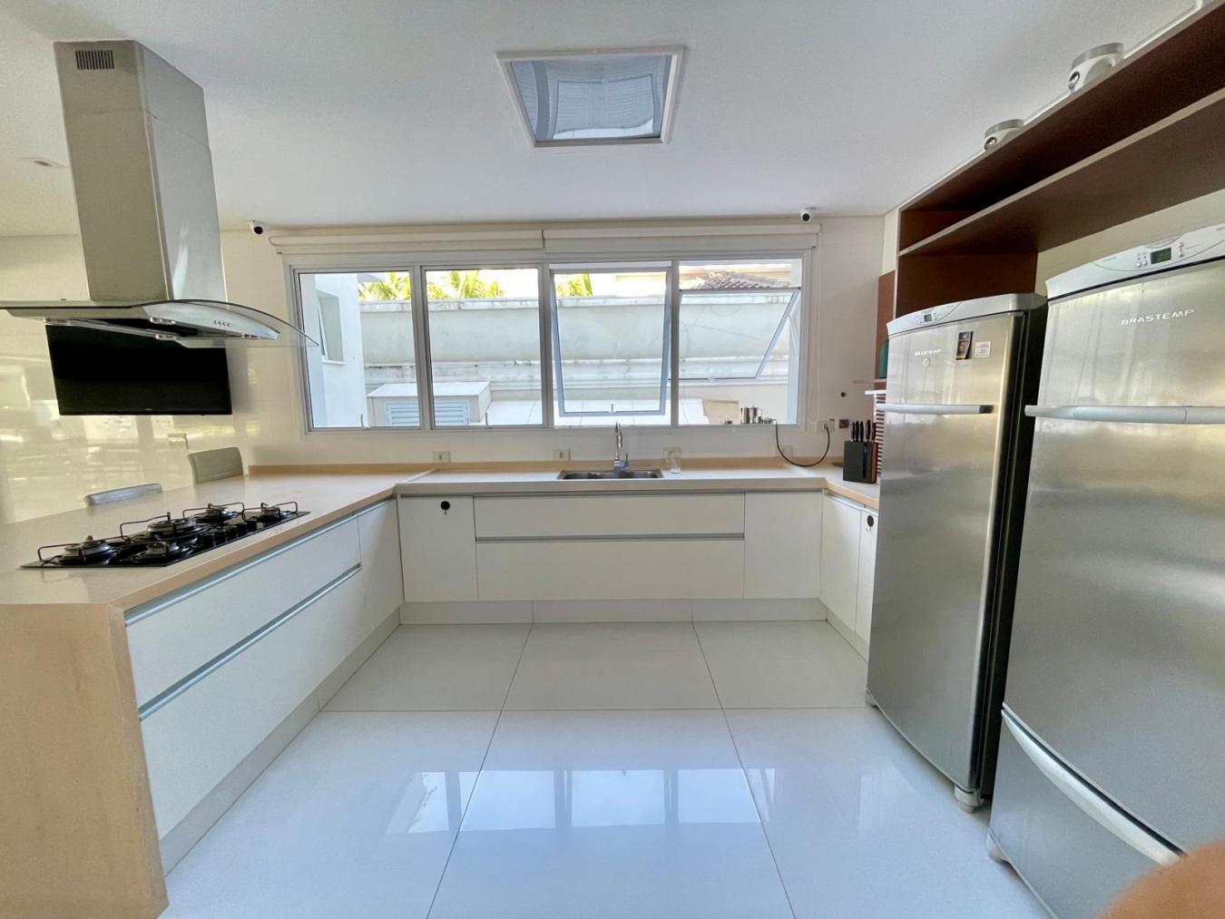 Guaruja, SP, 14455-750, Brazil, 8 Bedrooms Bedrooms, ,10 BathroomsBathrooms,Residential,For Sale,1740978