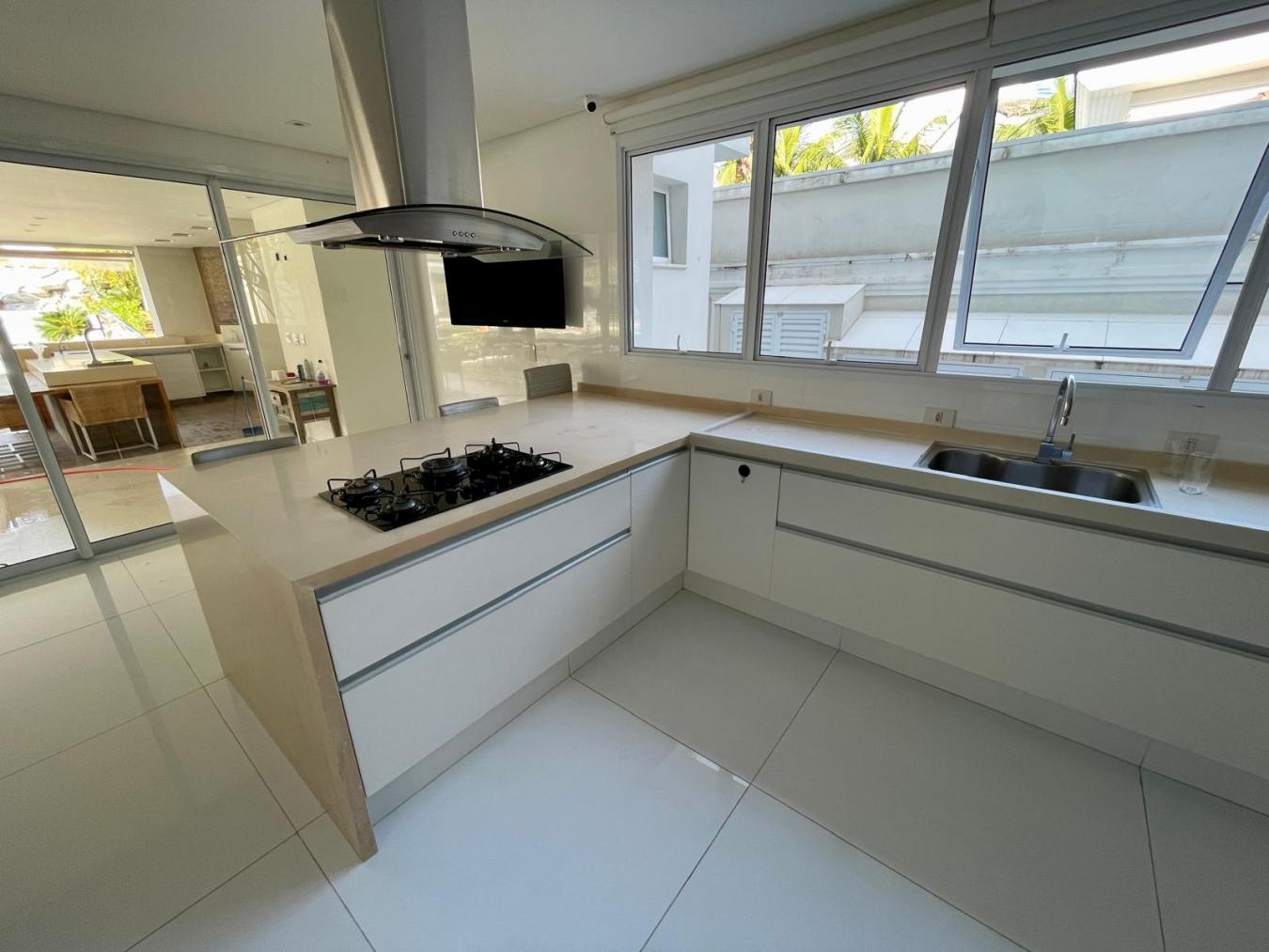 Guaruja, SP, 14455-750, Brazil, 8 Bedrooms Bedrooms, ,10 BathroomsBathrooms,Residential,For Sale,1740978