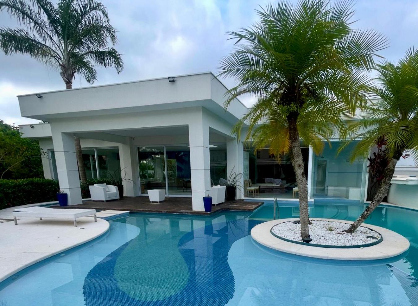 Guaruja, SP, 14455-750, Brazil, 8 Bedrooms Bedrooms, ,10 BathroomsBathrooms,Residential,For Sale,1740978