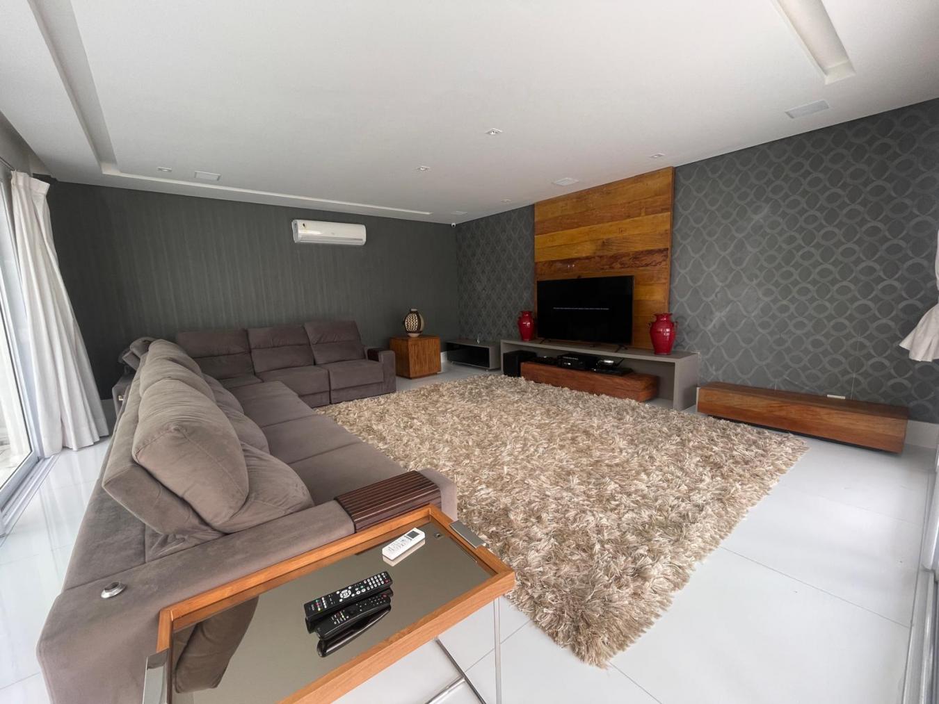 Guaruja, SP, 14455-750, Brazil, 8 Bedrooms Bedrooms, ,10 BathroomsBathrooms,Residential,For Sale,1740978