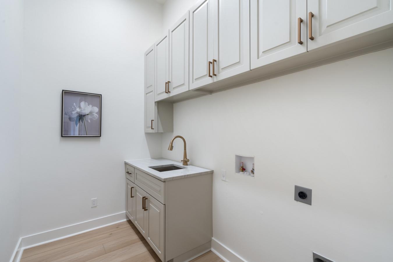 Spicewood, Texas, 78669, United States, 4 Bedrooms Bedrooms, ,4 BathroomsBathrooms,Residential,For Sale,1741432