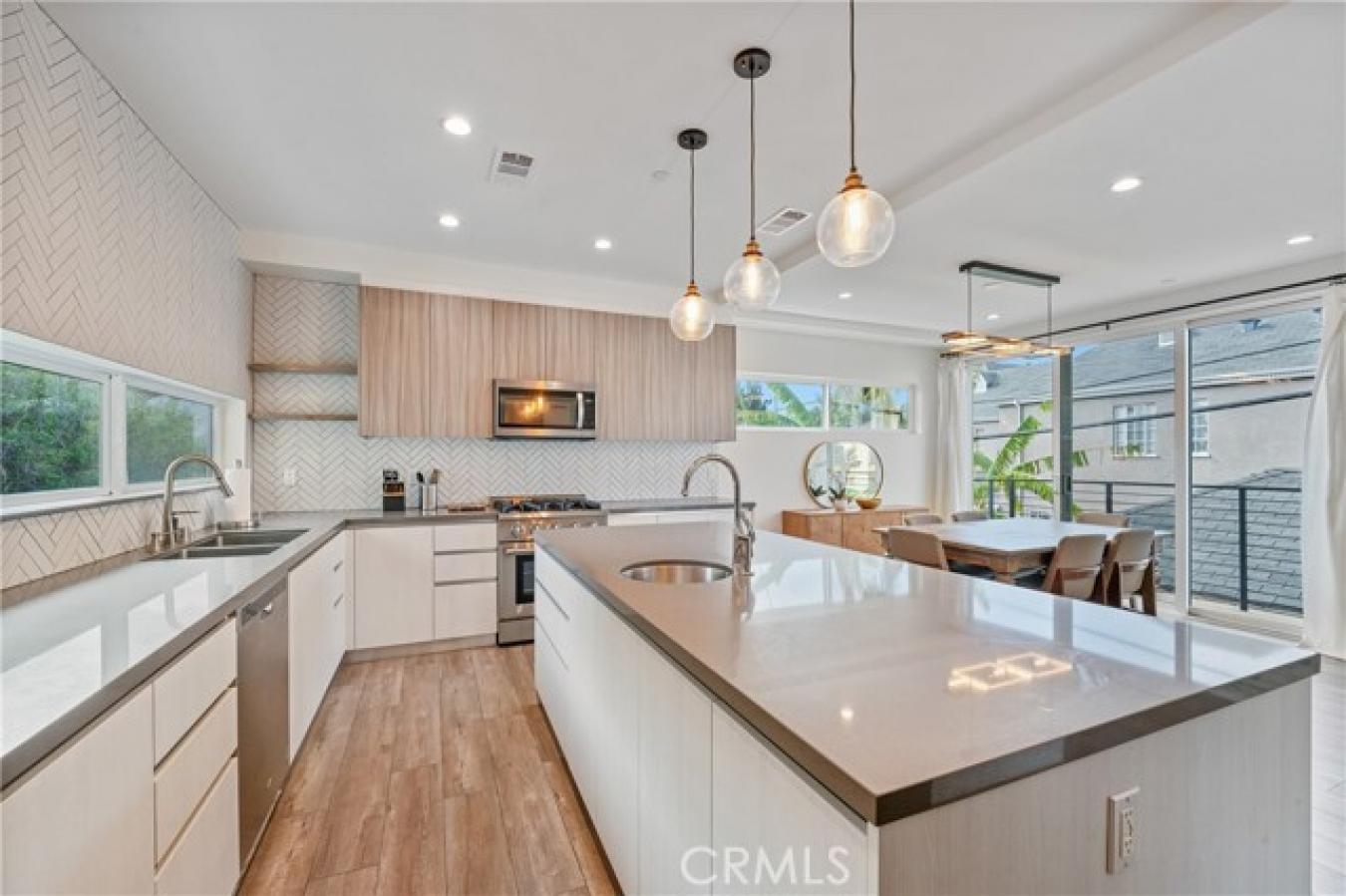 Luxury Rental Opportunity in Miracle Mile Step into modern luxury in t – image 18