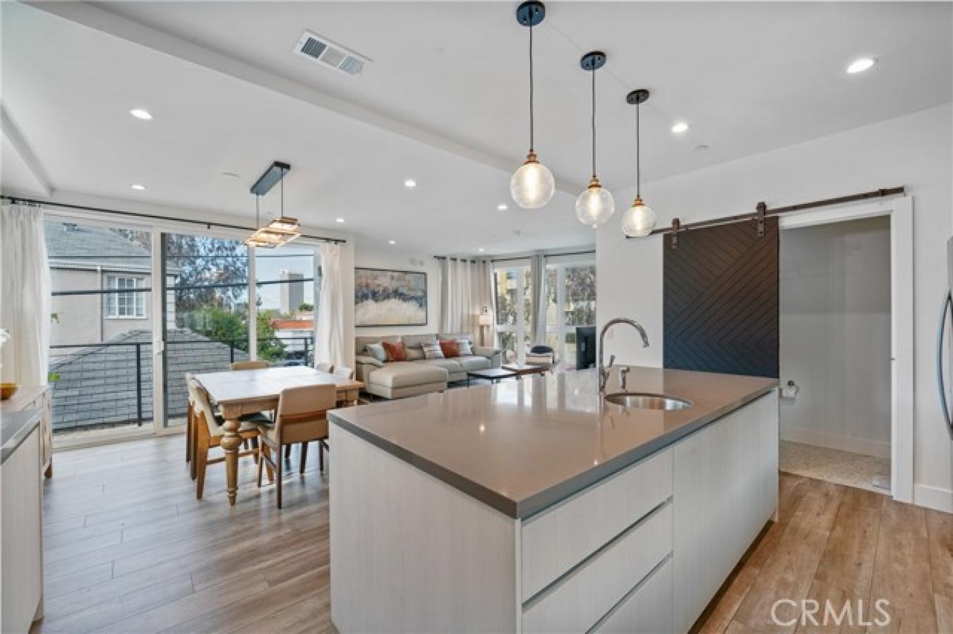 Luxury Rental Opportunity in Miracle Mile Step into modern luxury in t – image 20