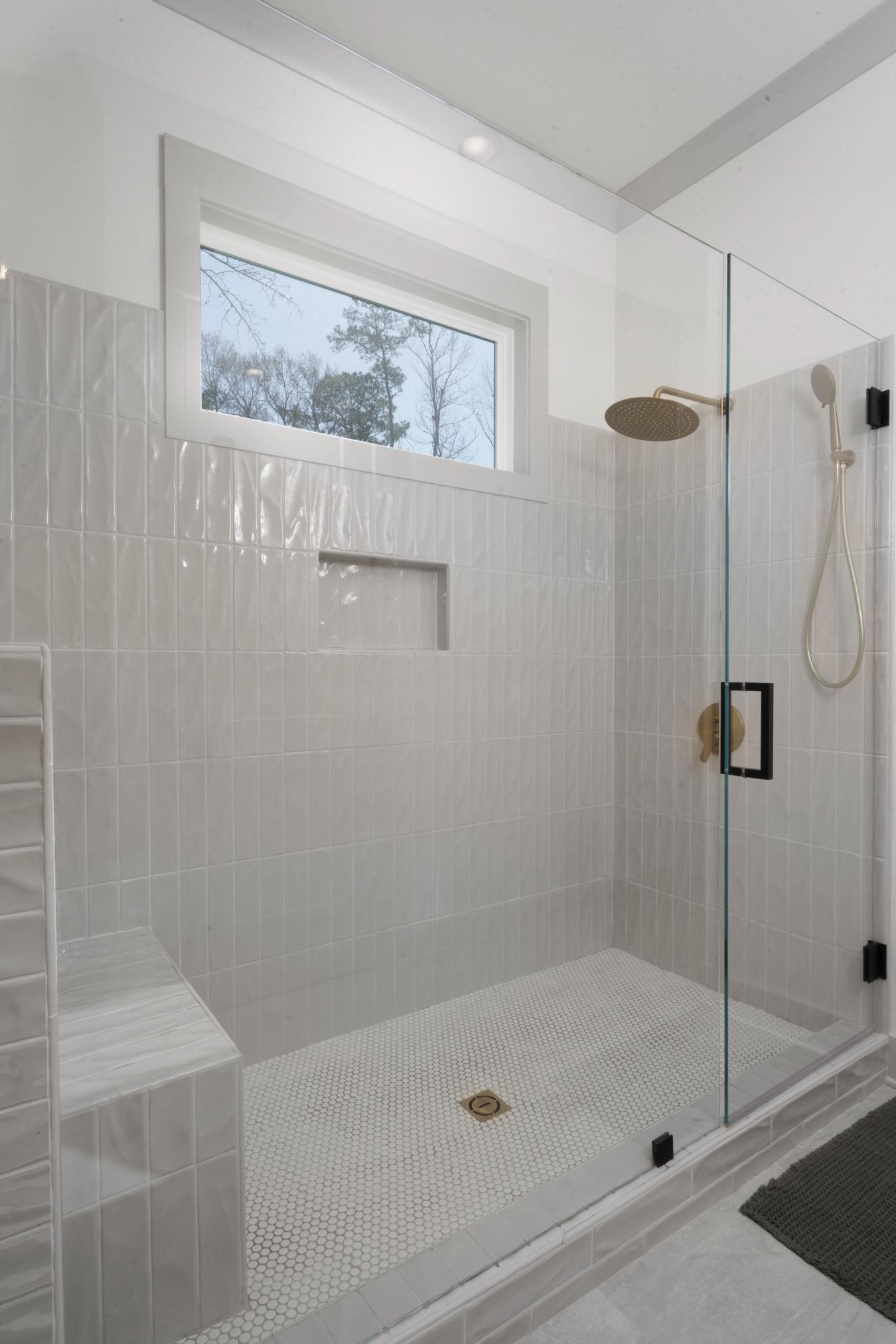 Northport, Alabama, 35475, United States, 4 Bedrooms Bedrooms, ,4 BathroomsBathrooms,Residential,For Sale,1748571