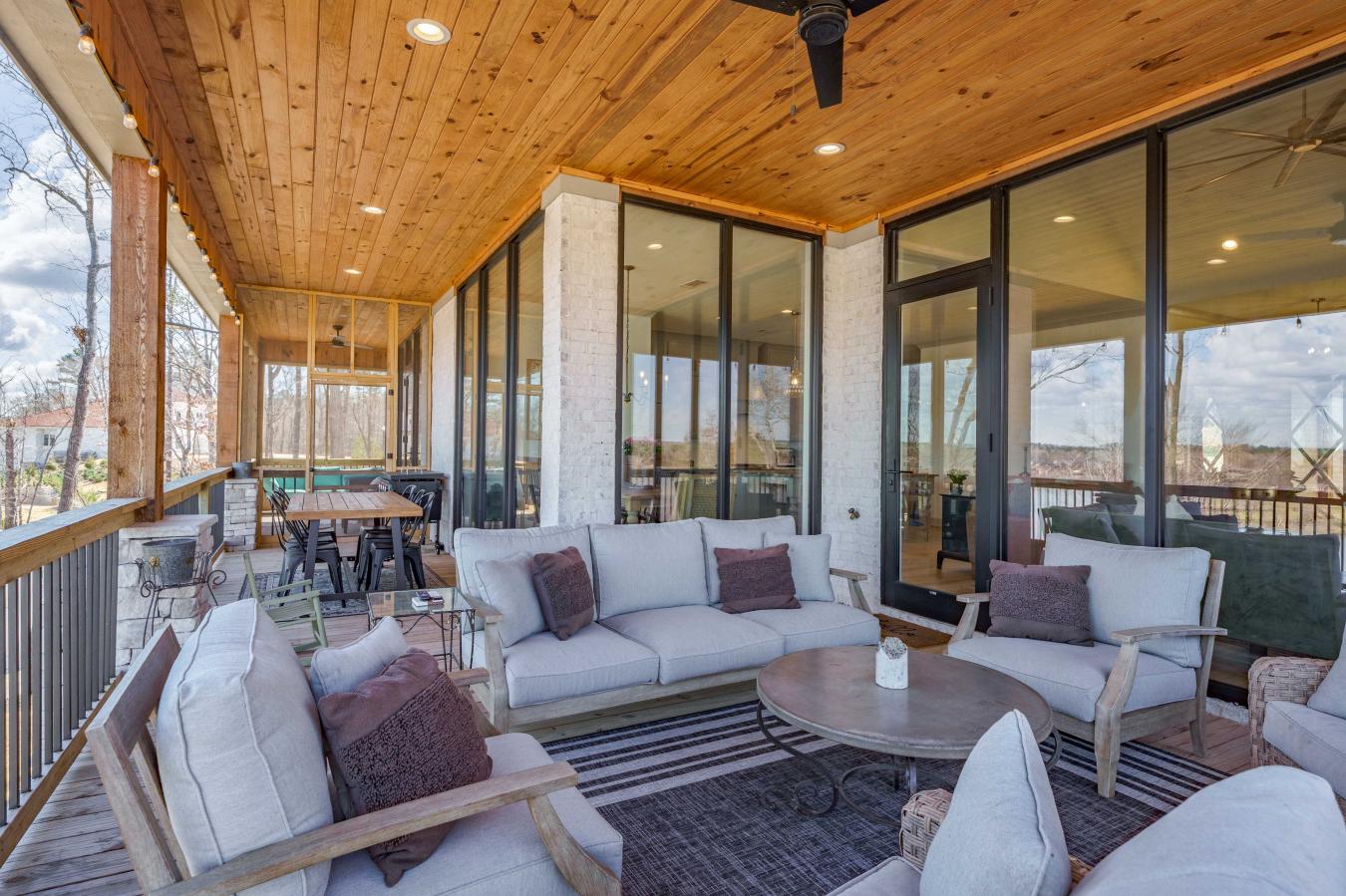 Northport, Alabama, 35475, United States, 4 Bedrooms Bedrooms, ,4 BathroomsBathrooms,Residential,For Sale,1748571