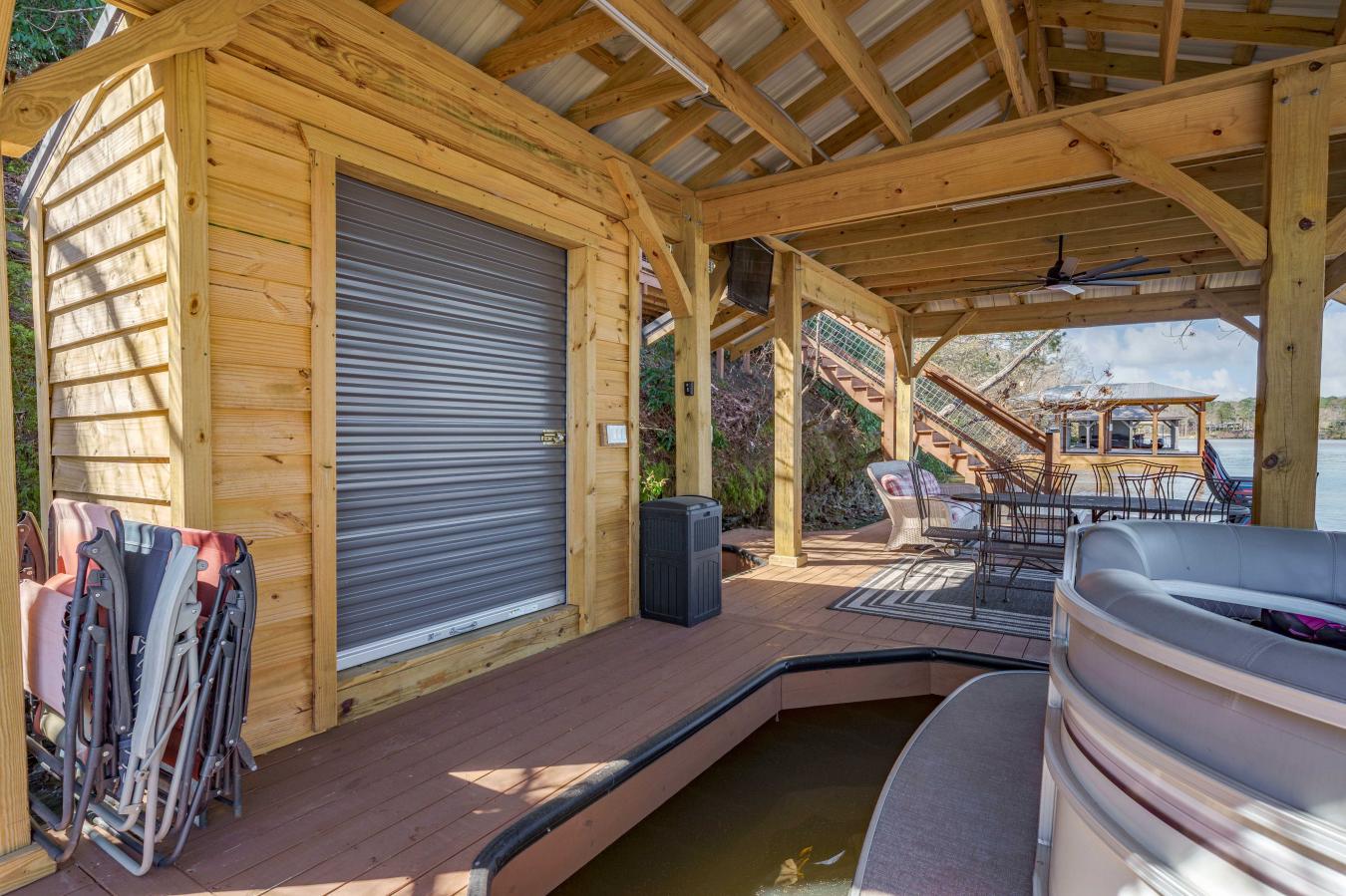 Northport, Alabama, 35475, United States, 4 Bedrooms Bedrooms, ,4 BathroomsBathrooms,Residential,For Sale,1748571