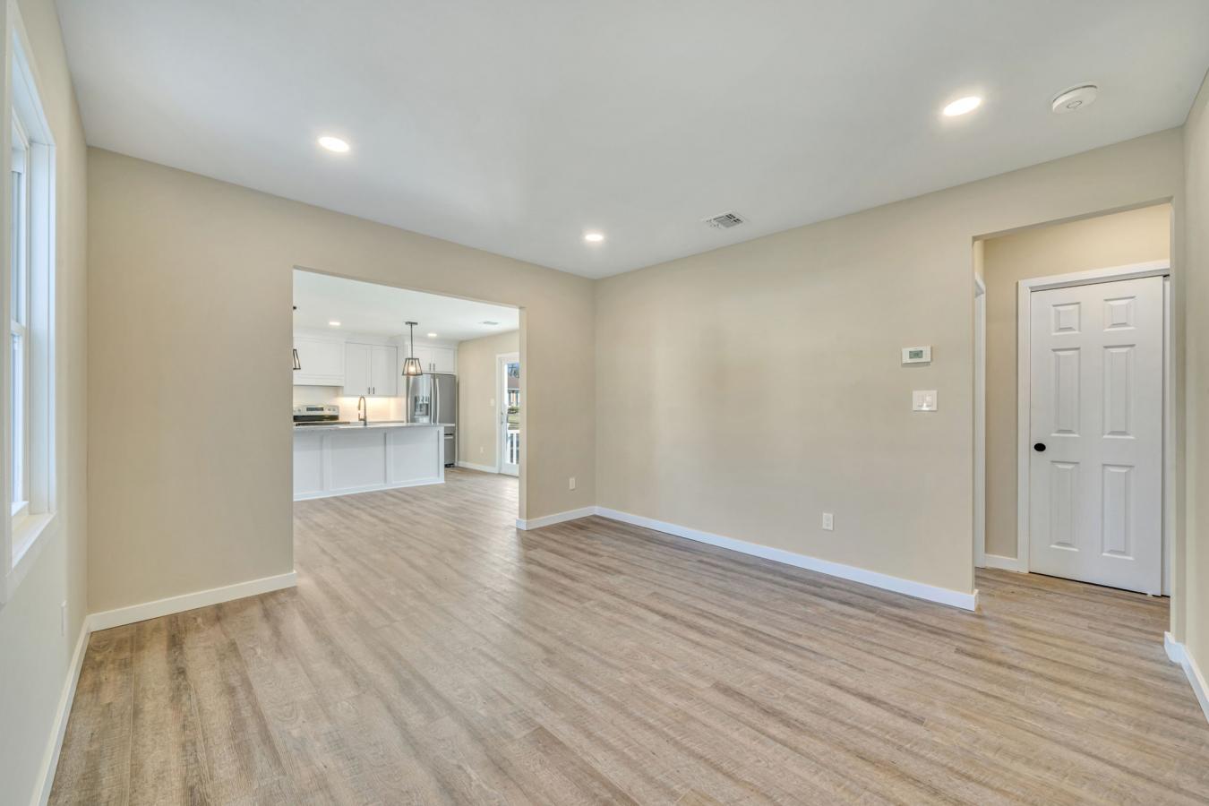 East Islip, New York, 11730, United States, 3 Bedrooms Bedrooms, ,2 BathroomsBathrooms,Residential,For Sale,1741417