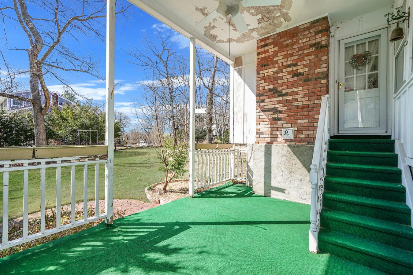 Stony Brook, New York, 11790, United States, 3 Bedrooms Bedrooms, ,2 BathroomsBathrooms,Residential,For Sale,1741416