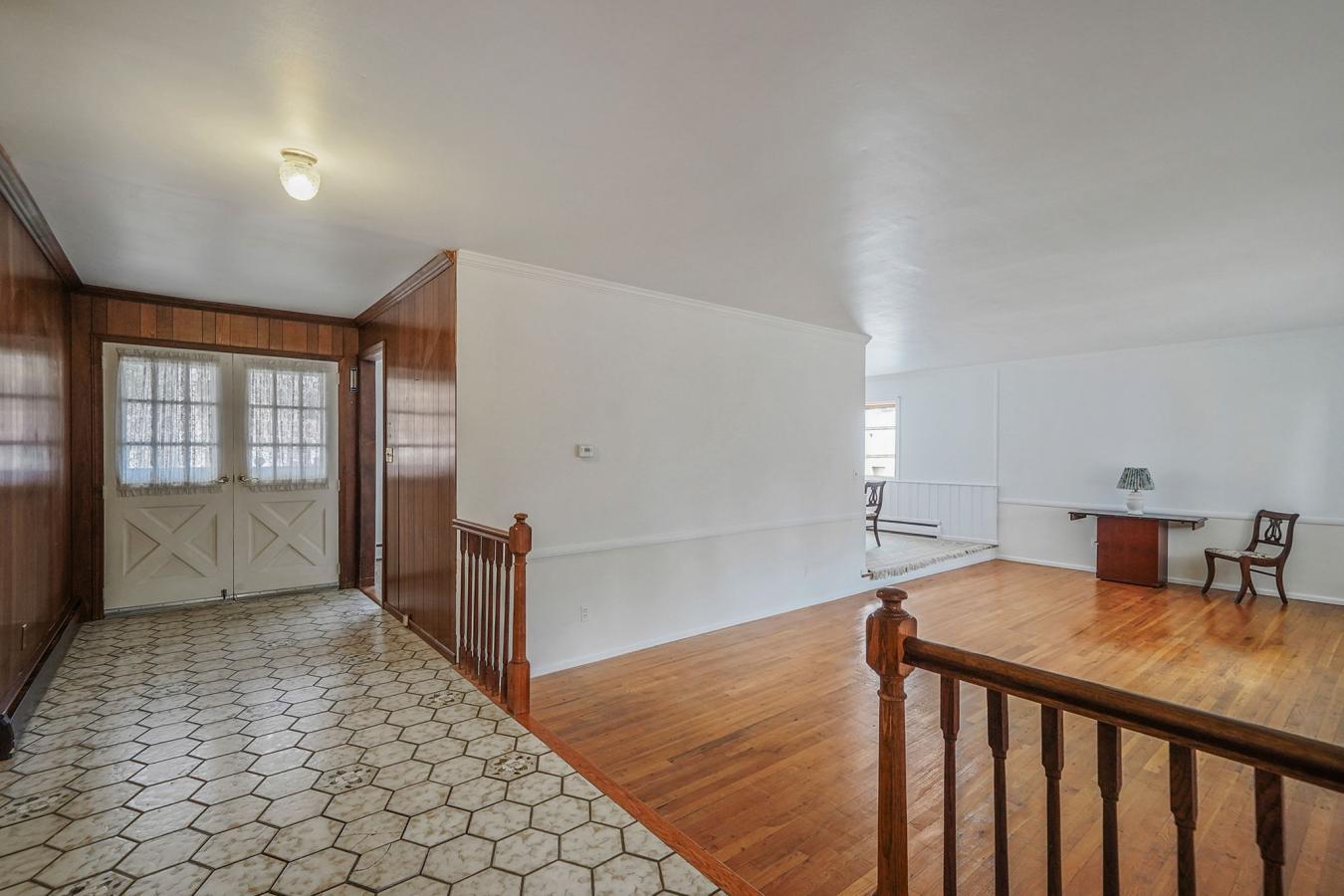 Stony Brook, New York, 11790, United States, 3 Bedrooms Bedrooms, ,2 BathroomsBathrooms,Residential,For Sale,1741416