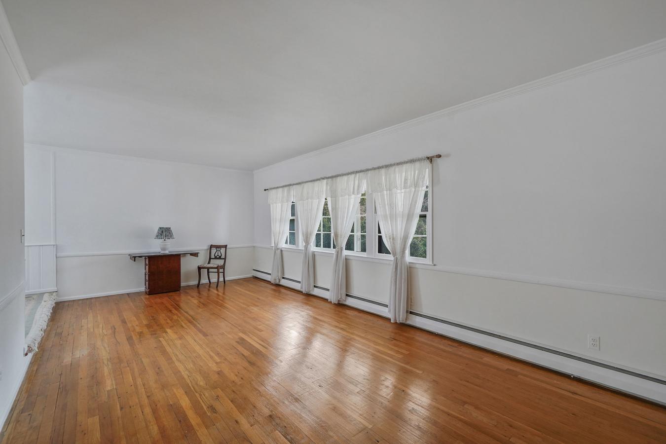 Stony Brook, New York, 11790, United States, 3 Bedrooms Bedrooms, ,2 BathroomsBathrooms,Residential,For Sale,1741416