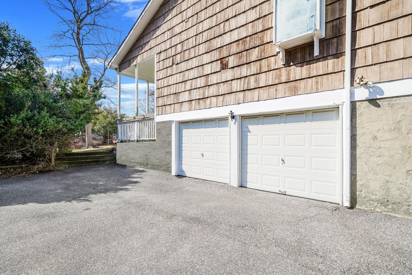 Stony Brook, New York, 11790, United States, 3 Bedrooms Bedrooms, ,2 BathroomsBathrooms,Residential,For Sale,1741416
