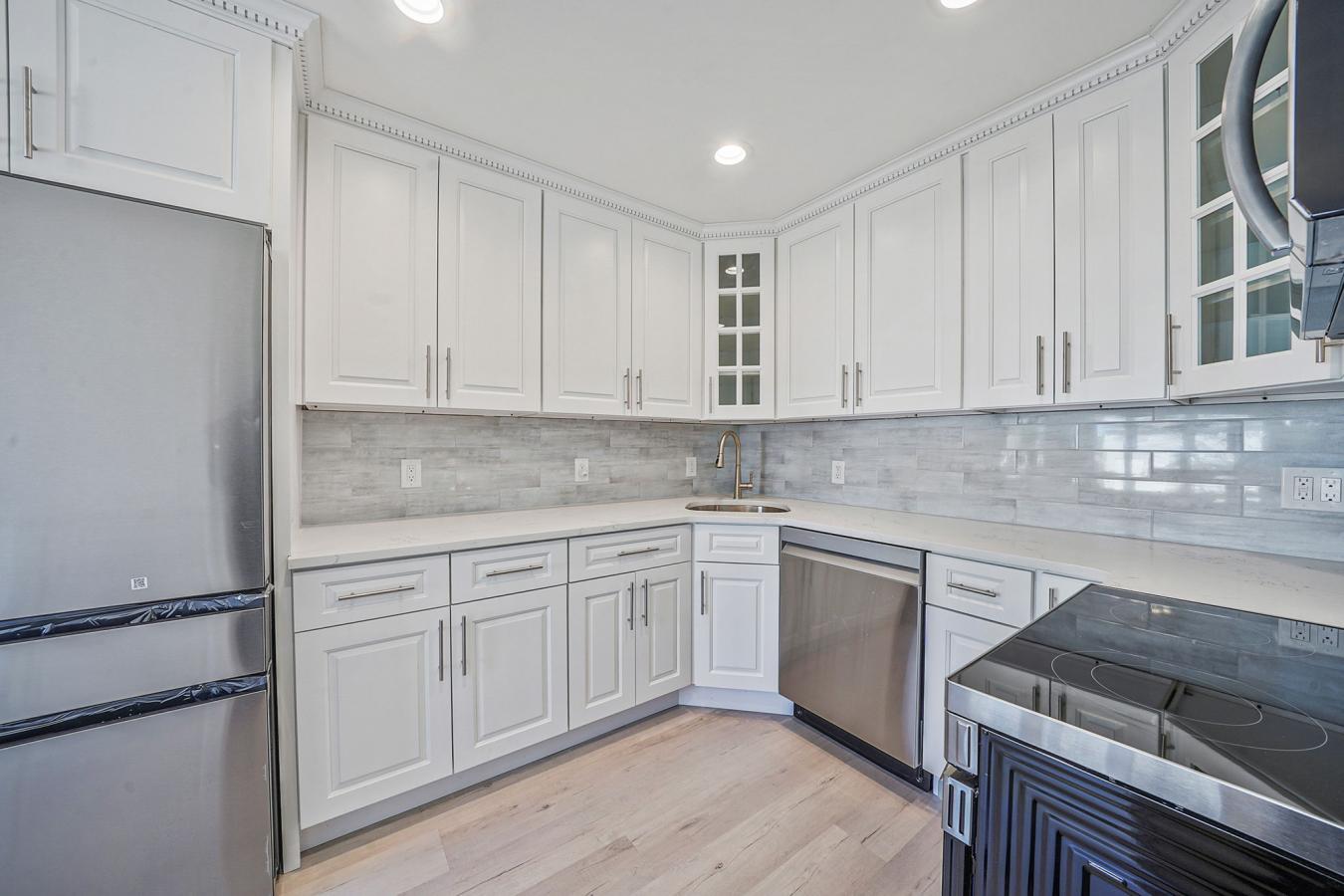 Lindenhurst, New York, 11757, United States, 5 Bedrooms Bedrooms, ,2 BathroomsBathrooms,Residential,For Sale,1741415