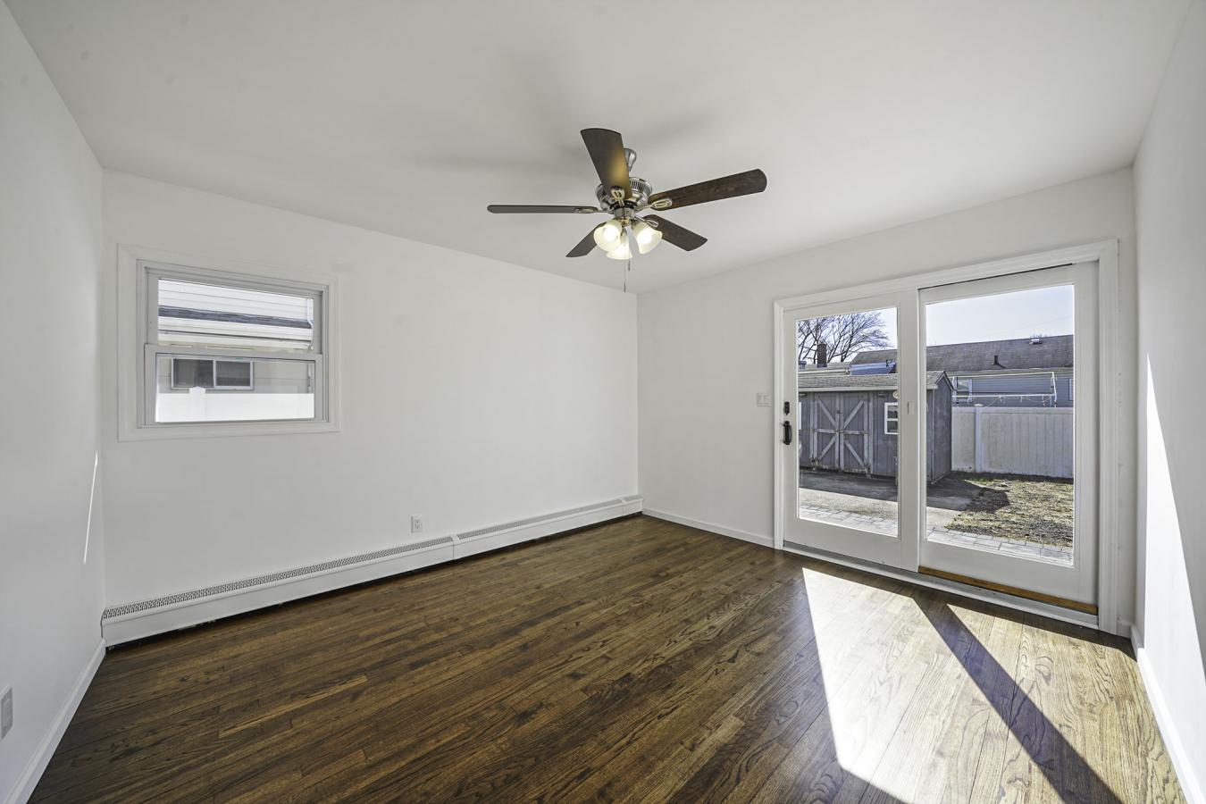 Lindenhurst, New York, 11757, United States, 5 Bedrooms Bedrooms, ,2 BathroomsBathrooms,Residential,For Sale,1741415