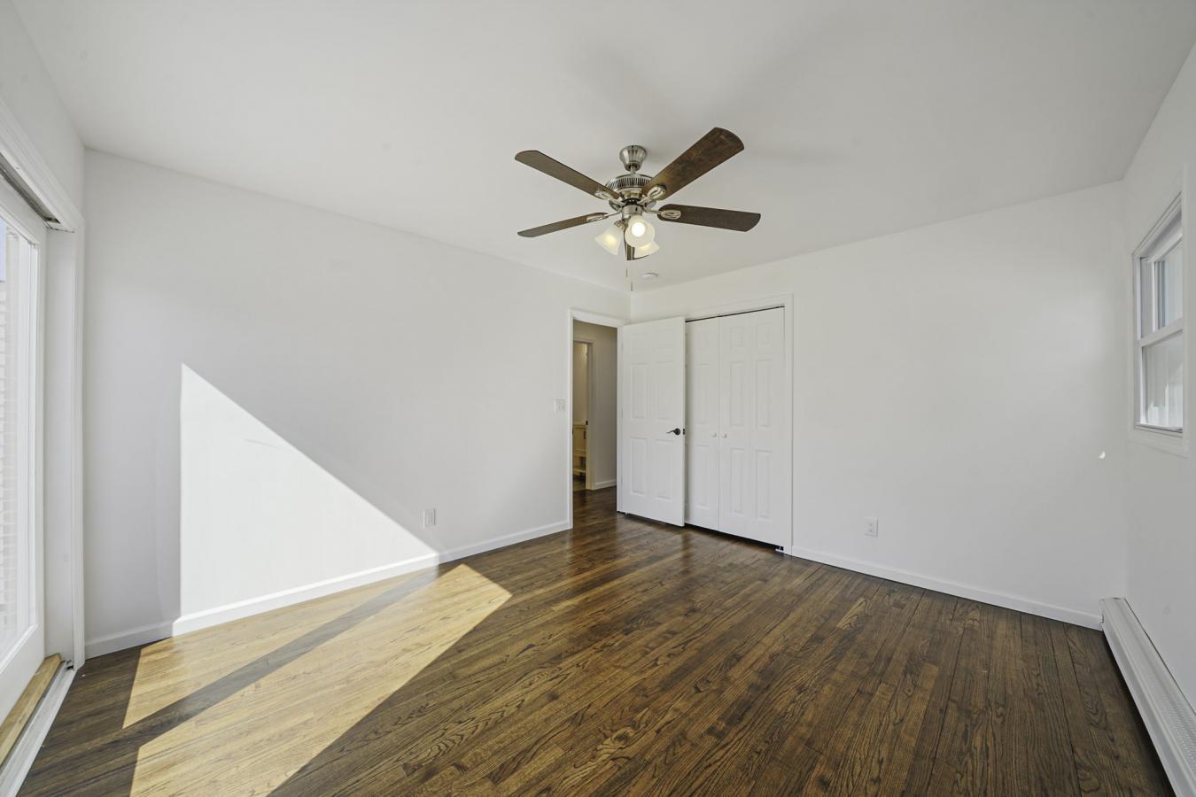 Lindenhurst, New York, 11757, United States, 5 Bedrooms Bedrooms, ,2 BathroomsBathrooms,Residential,For Sale,1741415