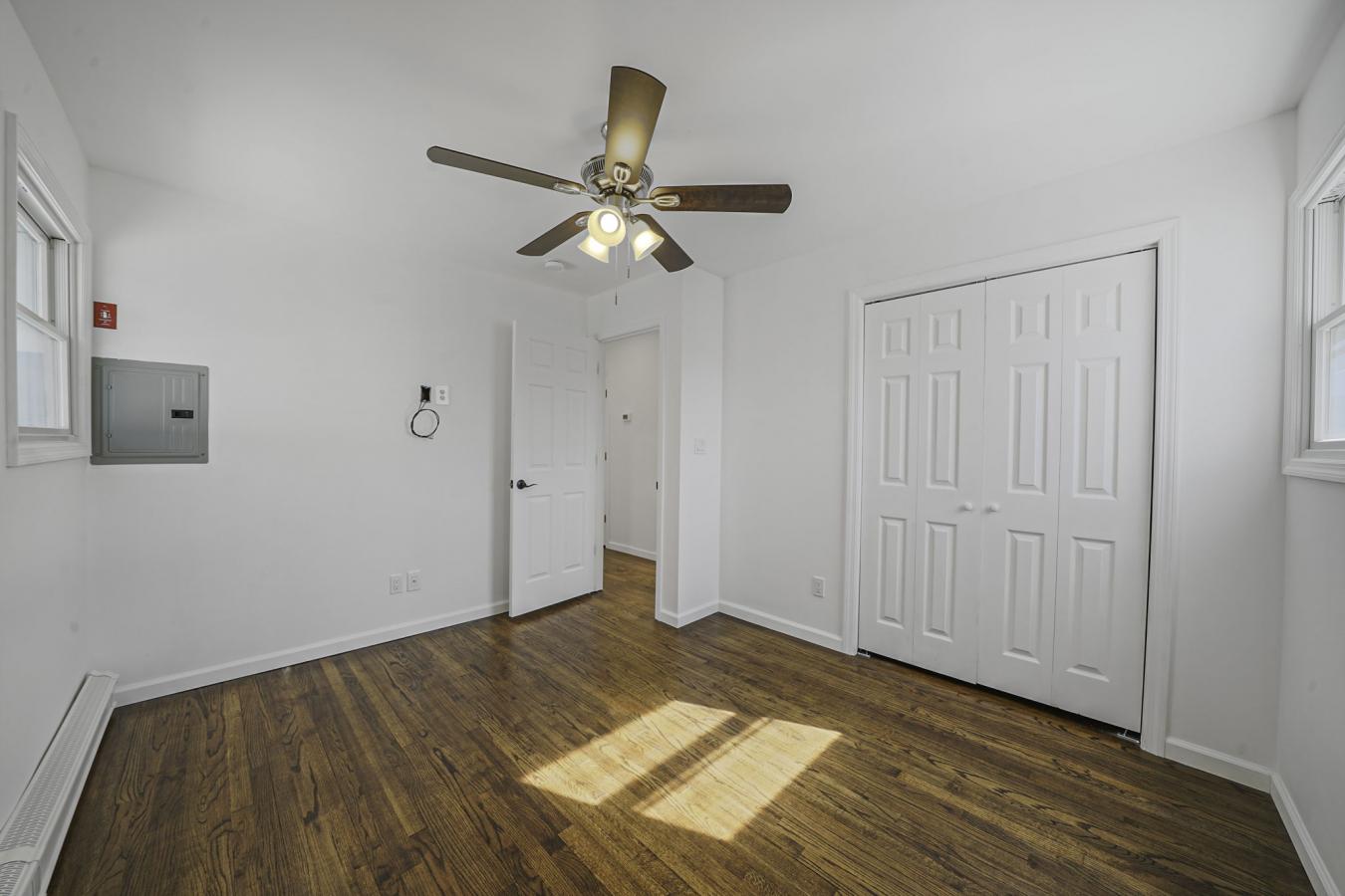 Lindenhurst, New York, 11757, United States, 5 Bedrooms Bedrooms, ,2 BathroomsBathrooms,Residential,For Sale,1741415