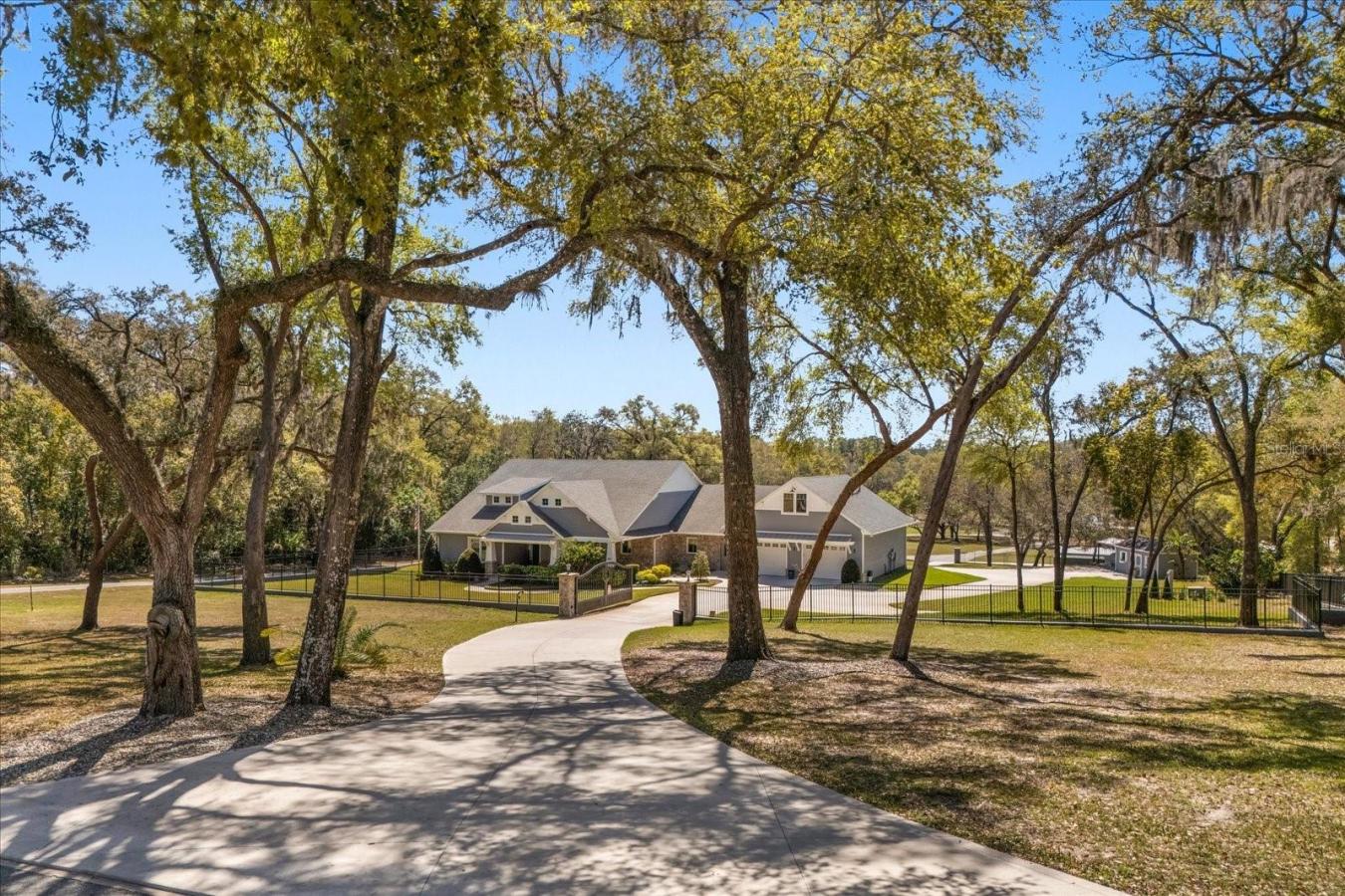 MOUNT DORA, Florida, 32757, United States, 3 Bedrooms Bedrooms, ,2 BathroomsBathrooms,Residential,For Sale,1742262