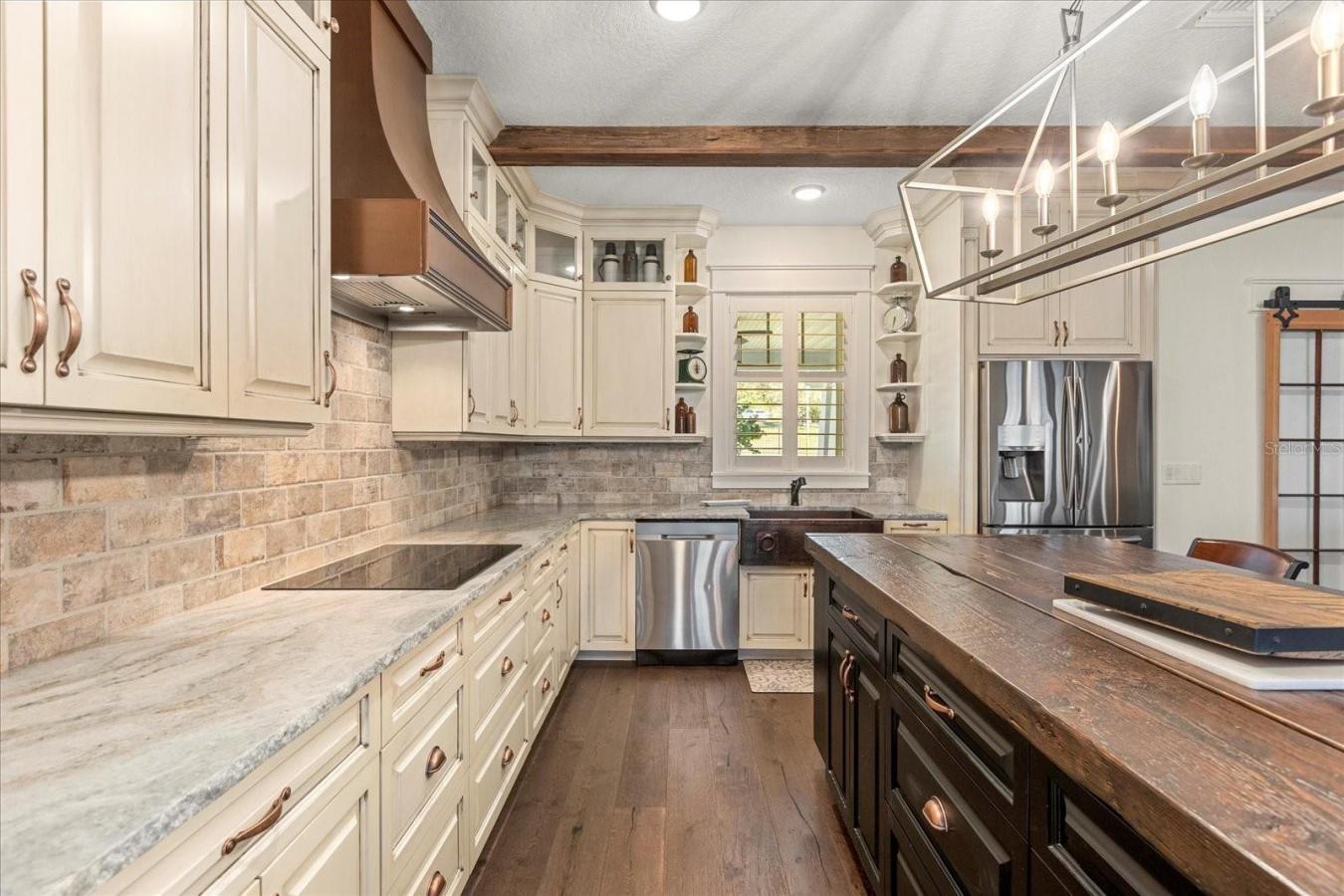 MOUNT DORA, Florida, 32757, United States, 3 Bedrooms Bedrooms, ,2 BathroomsBathrooms,Residential,For Sale,1742262