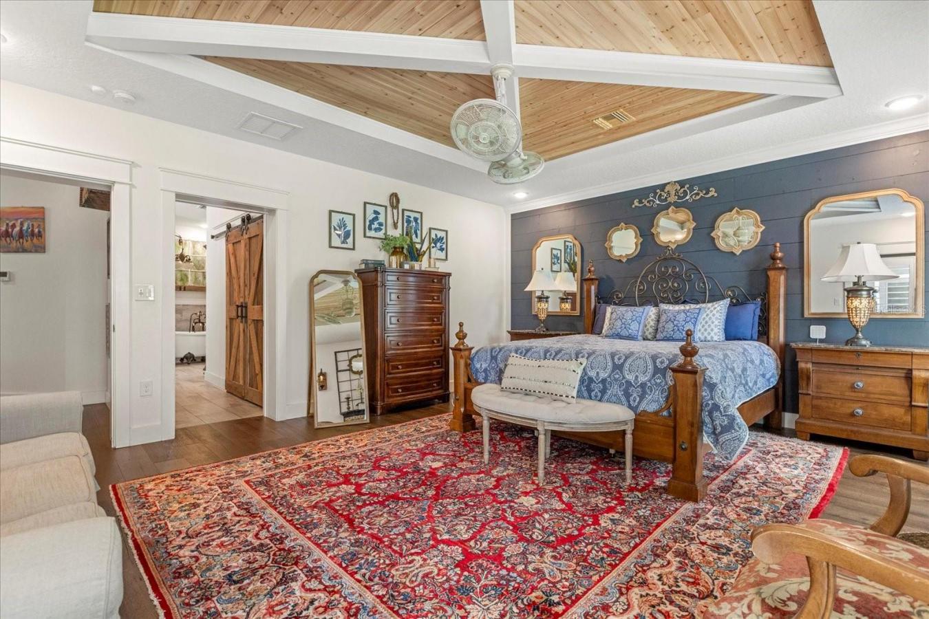 MOUNT DORA, Florida, 32757, United States, 3 Bedrooms Bedrooms, ,2 BathroomsBathrooms,Residential,For Sale,1742262