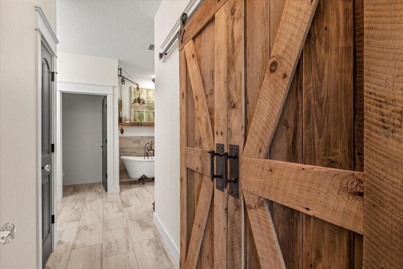 MOUNT DORA, Florida, 32757, United States, 3 Bedrooms Bedrooms, ,2 BathroomsBathrooms,Residential,For Sale,1742262