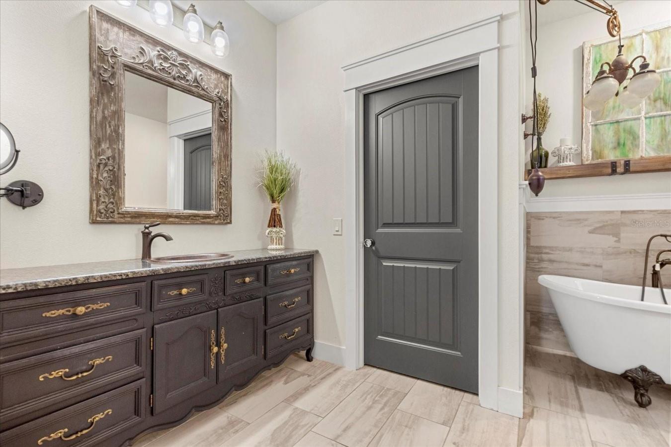 MOUNT DORA, Florida, 32757, United States, 3 Bedrooms Bedrooms, ,2 BathroomsBathrooms,Residential,For Sale,1742262