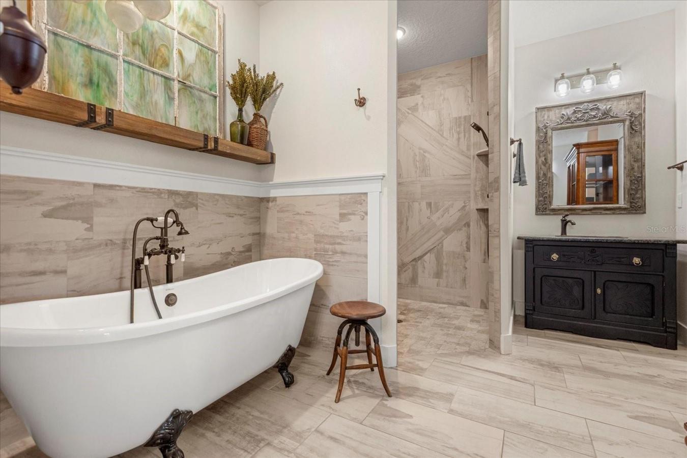 MOUNT DORA, Florida, 32757, United States, 3 Bedrooms Bedrooms, ,2 BathroomsBathrooms,Residential,For Sale,1742262