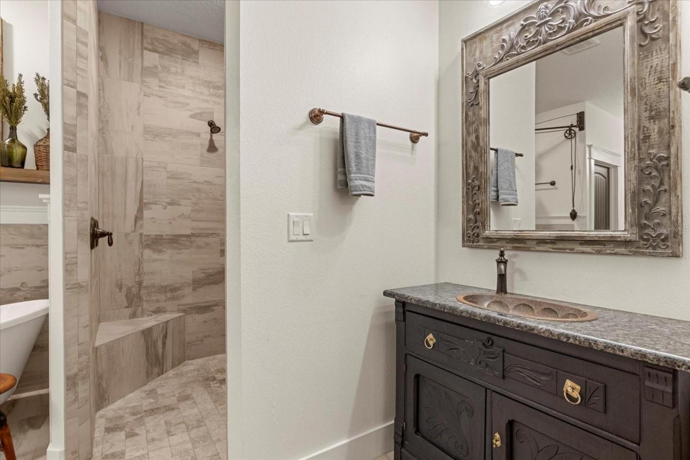 MOUNT DORA, Florida, 32757, United States, 3 Bedrooms Bedrooms, ,2 BathroomsBathrooms,Residential,For Sale,1742262