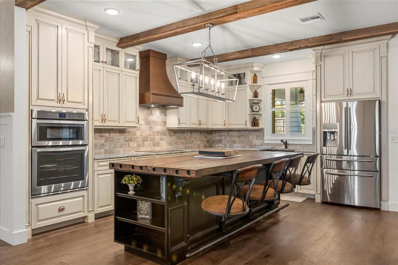 MOUNT DORA, Florida, 32757, United States, 3 Bedrooms Bedrooms, ,2 BathroomsBathrooms,Residential,For Sale,1742262