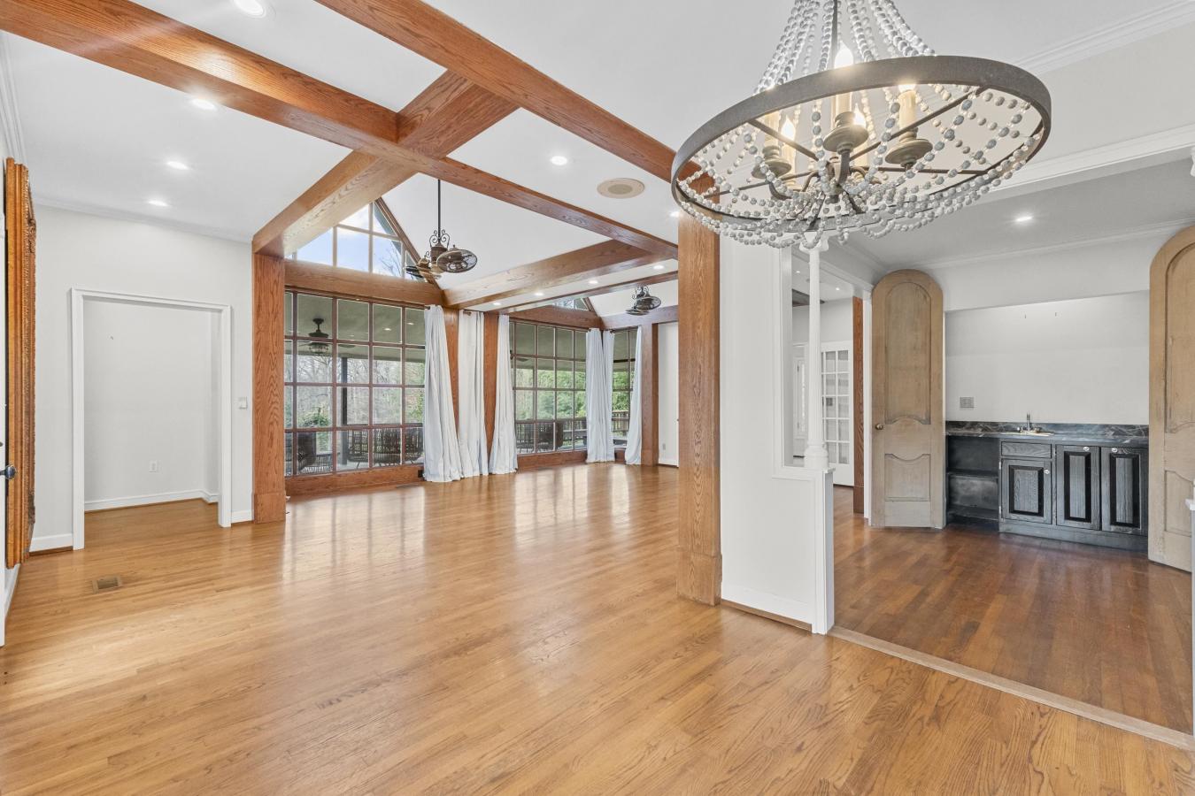 Ashland, Kentucky, 41101, United States, 4 Bedrooms Bedrooms, ,2 BathroomsBathrooms,Residential,For Sale,1742253