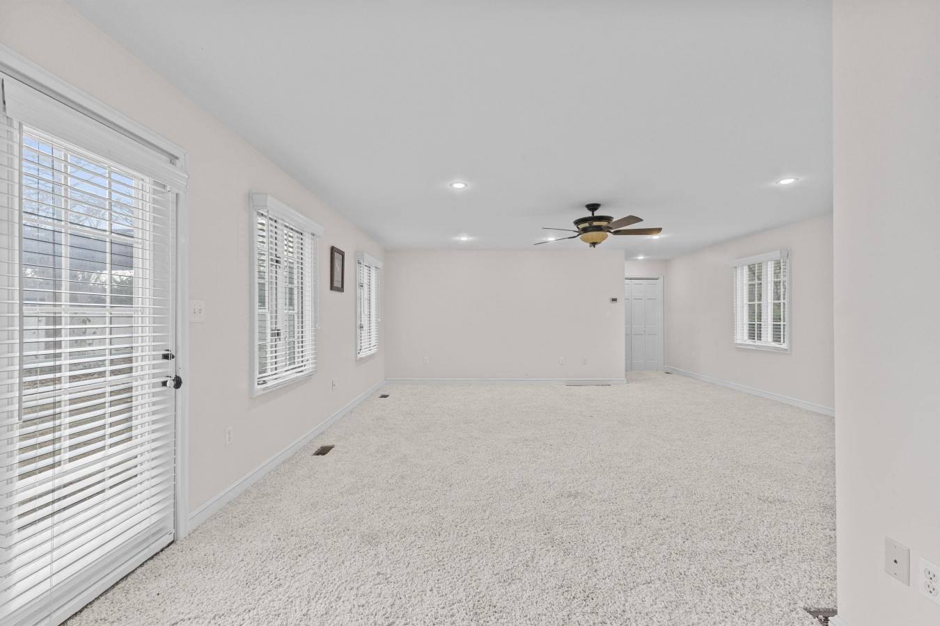 Ashland, Kentucky, 41101, United States, 4 Bedrooms Bedrooms, ,2 BathroomsBathrooms,Residential,For Sale,1742253