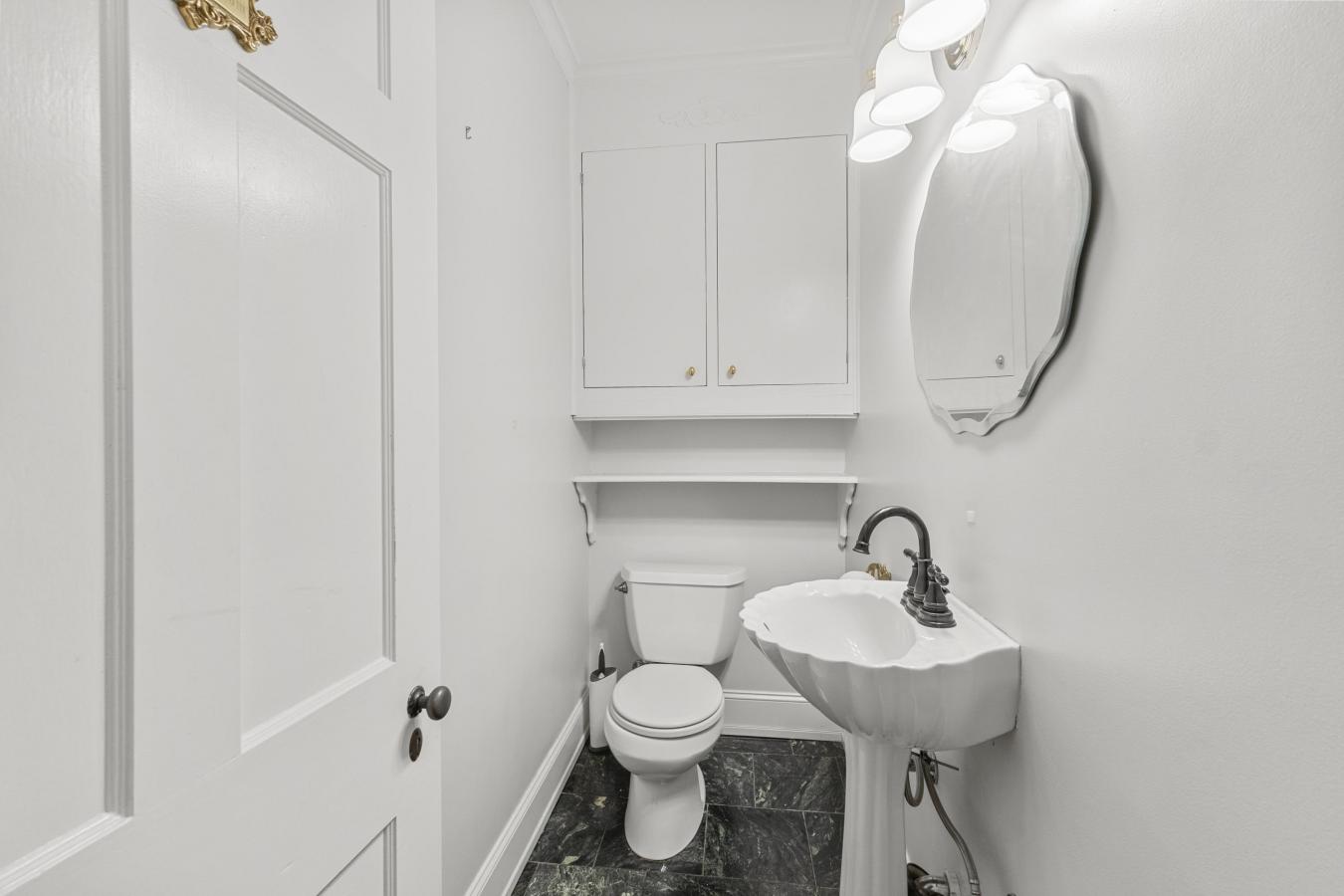 Ashland, Kentucky, 41101, United States, 4 Bedrooms Bedrooms, ,2 BathroomsBathrooms,Residential,For Sale,1742253