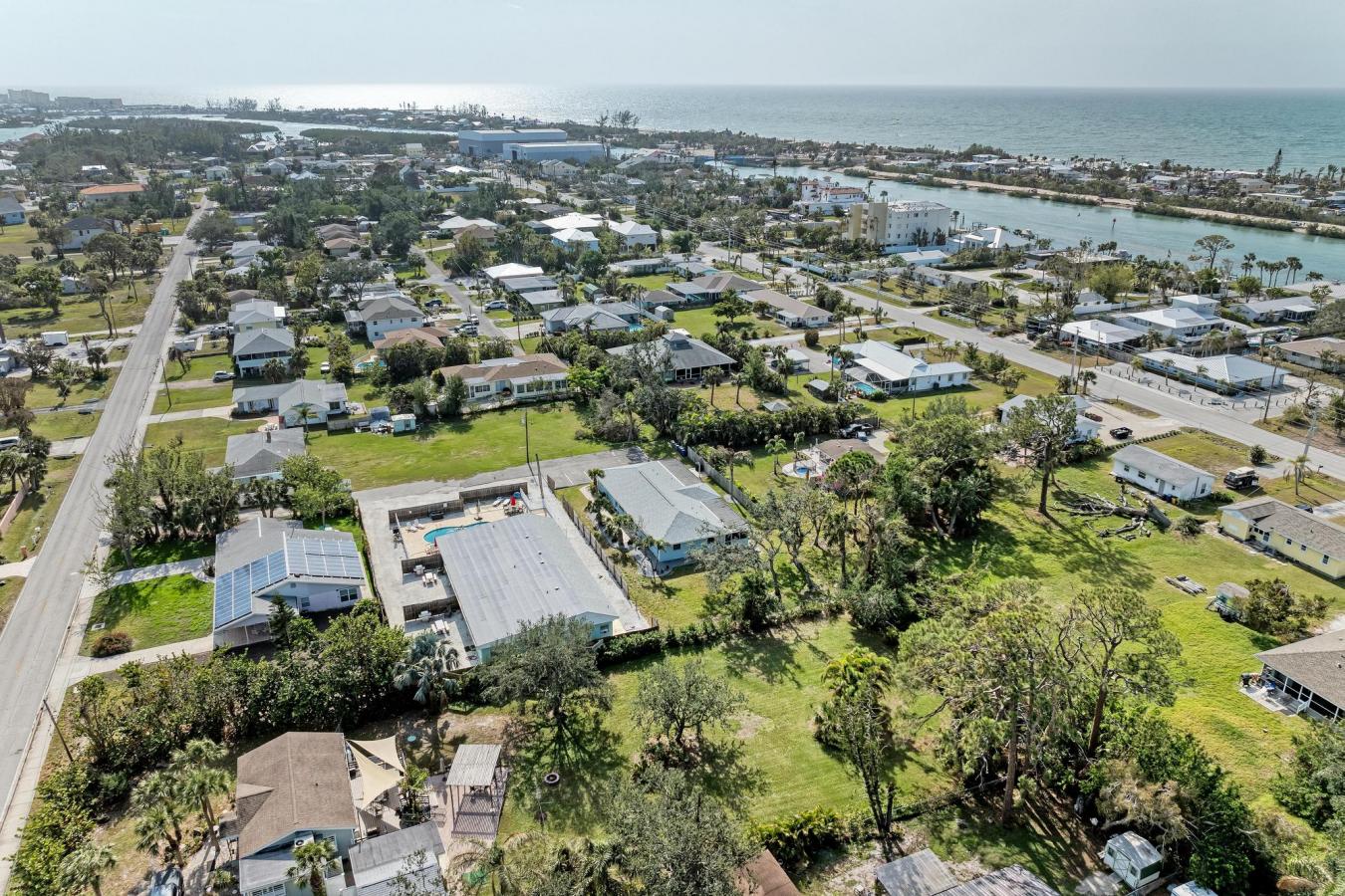 Sarasota, Florida, 34275, United States, 6 Bedrooms Bedrooms, ,4 BathroomsBathrooms,Residential,For Sale,1969982