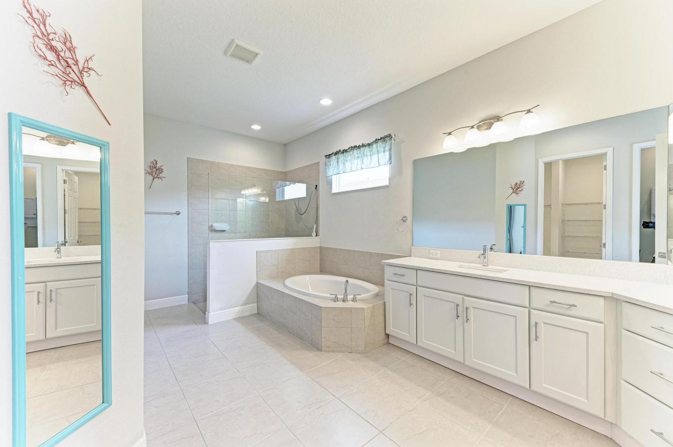 Parrish, Florida, 34219, United States, 4 Bedrooms Bedrooms, ,2 BathroomsBathrooms,Residential,For Sale,1745247