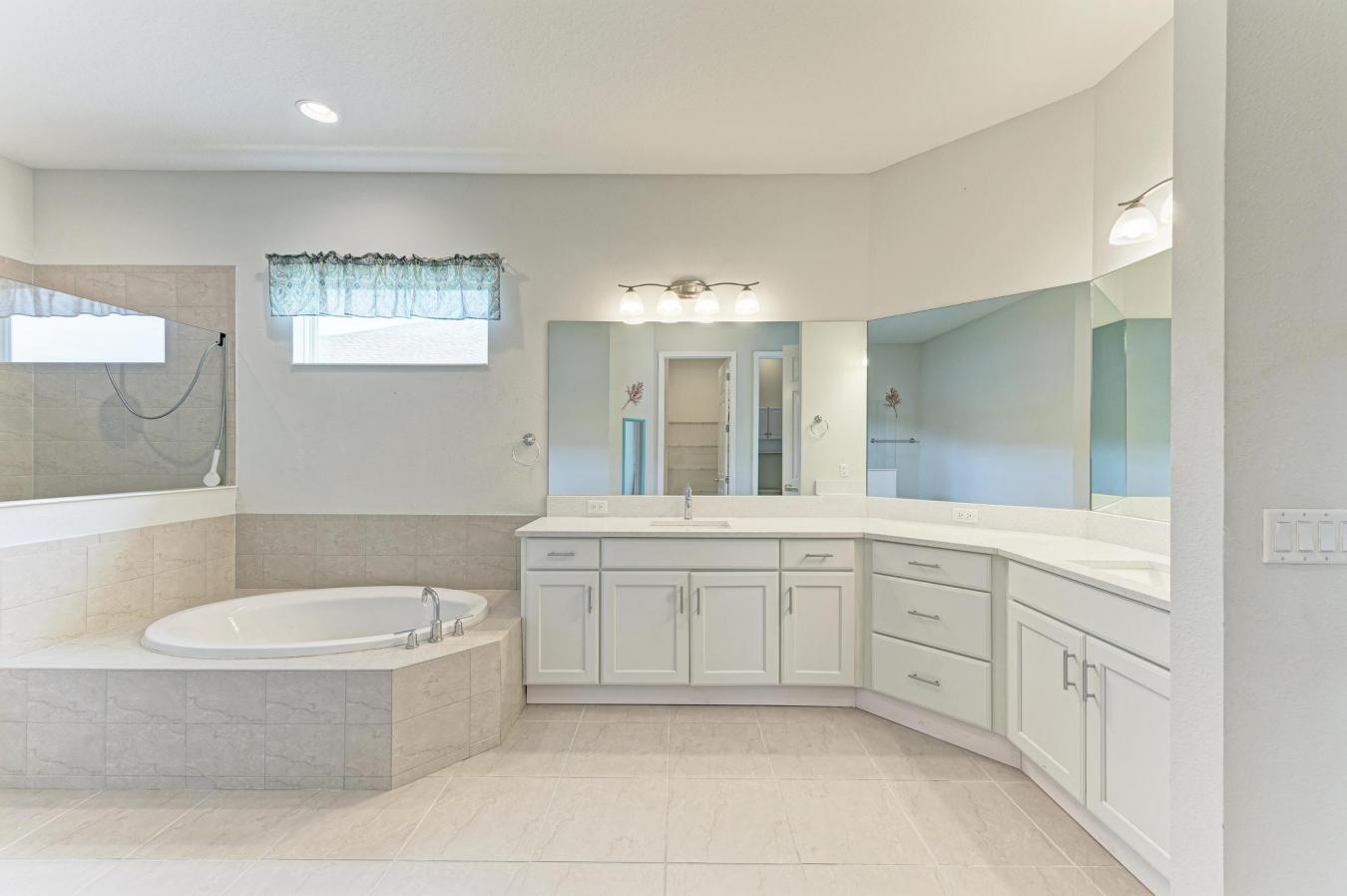 Parrish, Florida, 34219, United States, 4 Bedrooms Bedrooms, ,2 BathroomsBathrooms,Residential,For Sale,1745247