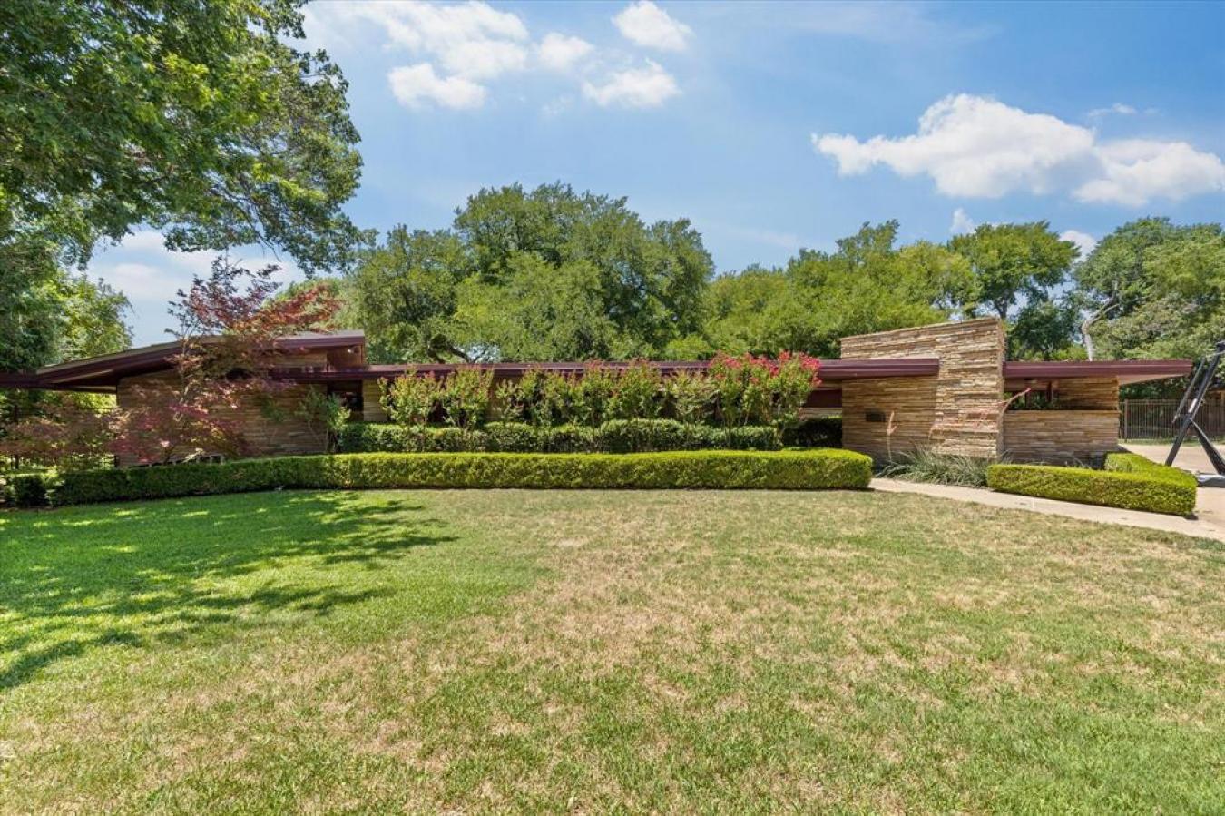 Fort Worth, Texas, 76109, United States, 6 Bedrooms Bedrooms, ,5 BathroomsBathrooms,Residential,For Sale,1745243