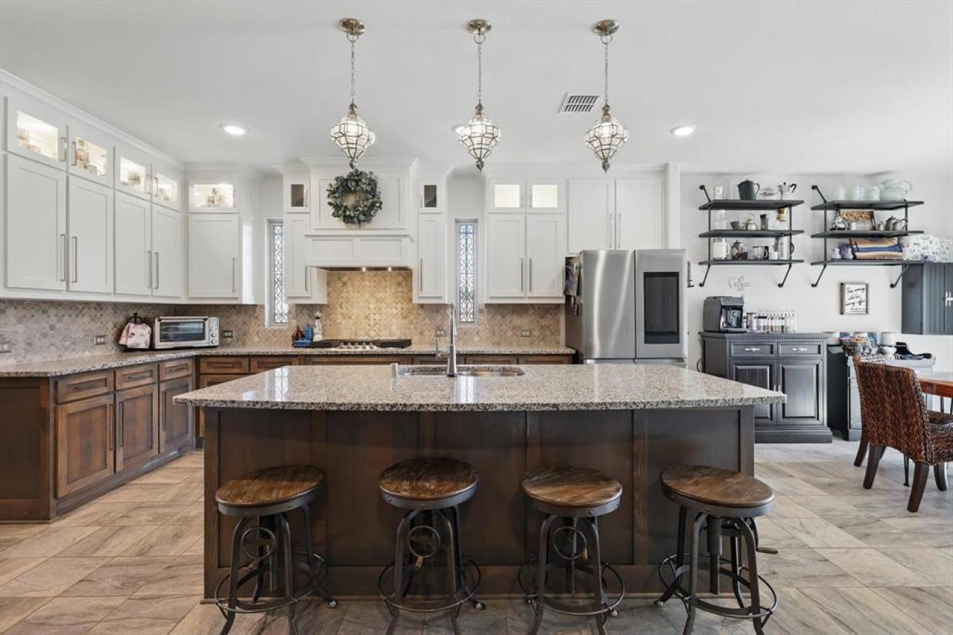 Mansfield, Texas, 76063, United States, 6 Bedrooms Bedrooms, ,4 BathroomsBathrooms,Residential,For Sale,1745241
