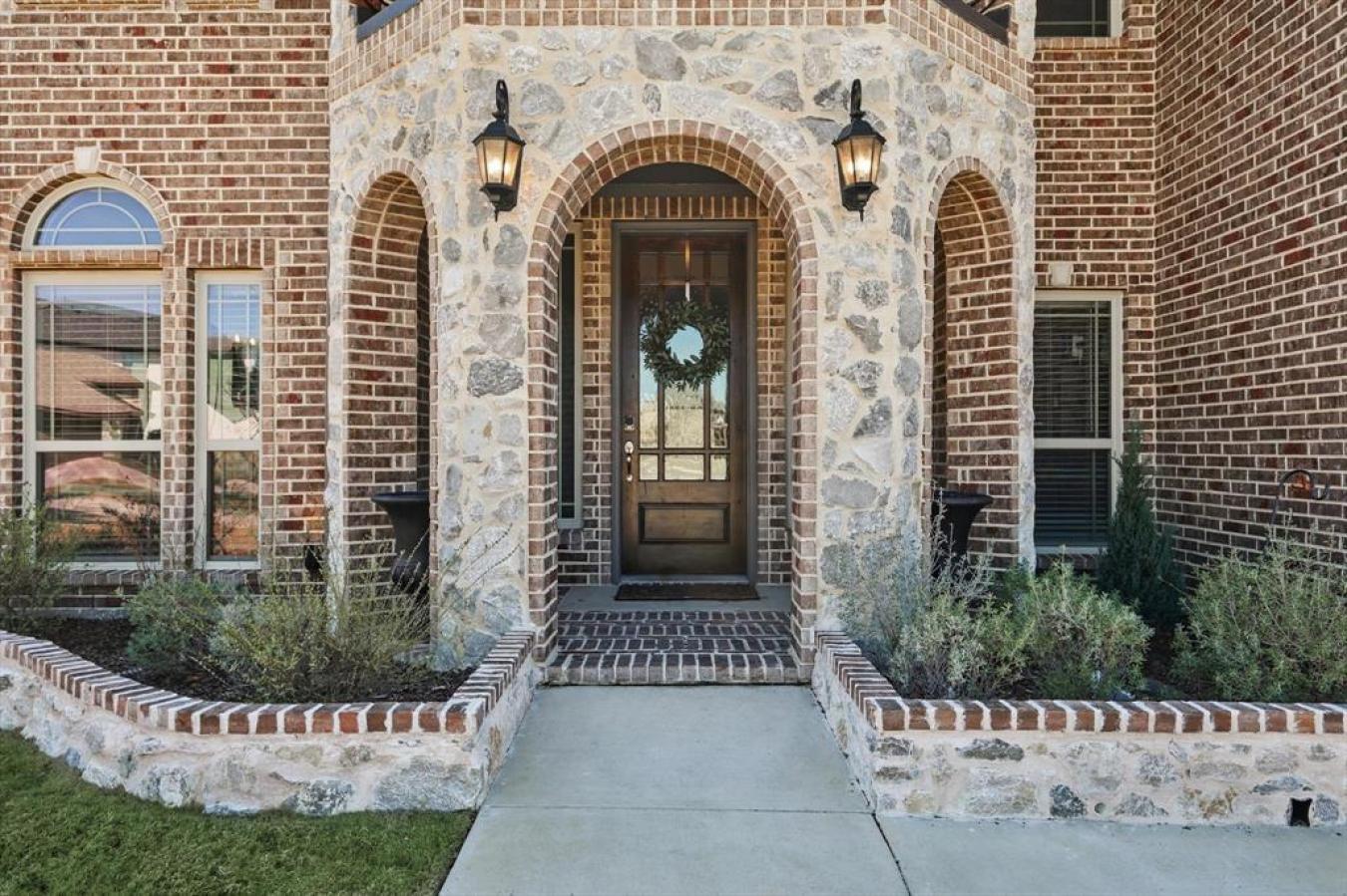 Mansfield, Texas, 76063, United States, 6 Bedrooms Bedrooms, ,4 BathroomsBathrooms,Residential,For Sale,1745241