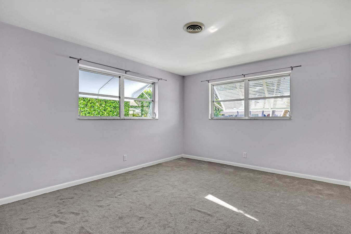 West Palm Beach, Florida, 33405, United States, 3 Bedrooms Bedrooms, ,2 BathroomsBathrooms,Residential,For Sale,1761526