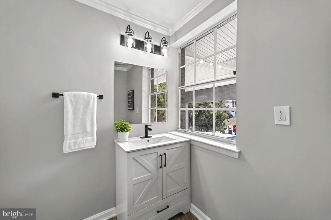 PARKVILLE, Maryland, 21234, United States, 4 Bedrooms Bedrooms, ,2 BathroomsBathrooms,Residential,For Sale,1745530