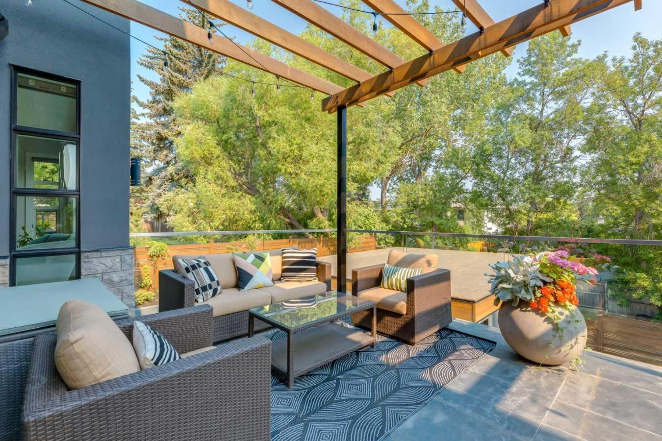 Calgary, AB, T2S 1K3, Canada, 5 Bedrooms Bedrooms, ,5 BathroomsBathrooms,Residential,For Sale,1747144