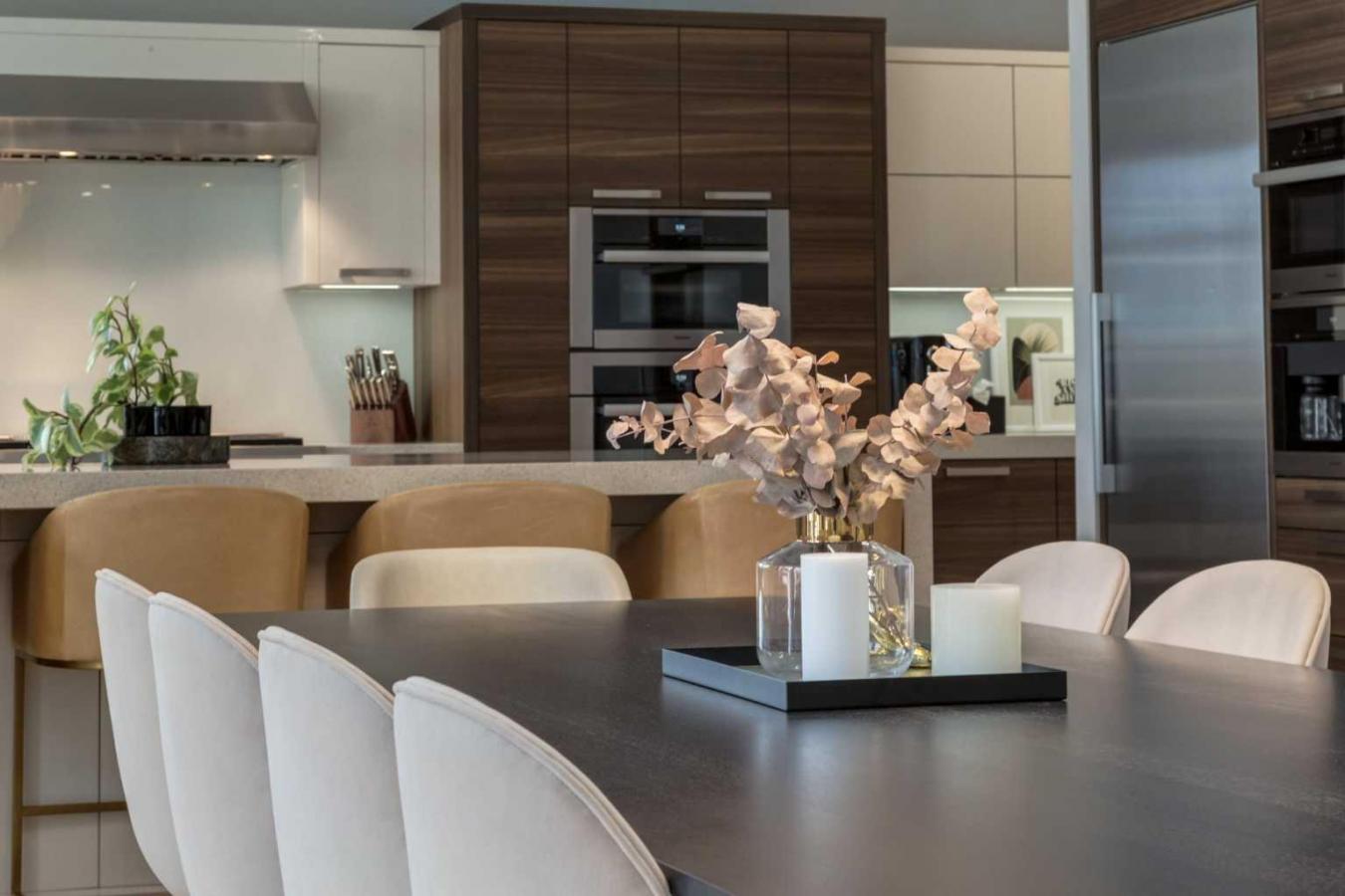 Calgary, AB, T2S 1K3, Canada, 5 Bedrooms Bedrooms, ,5 BathroomsBathrooms,Residential,For Sale,1747144