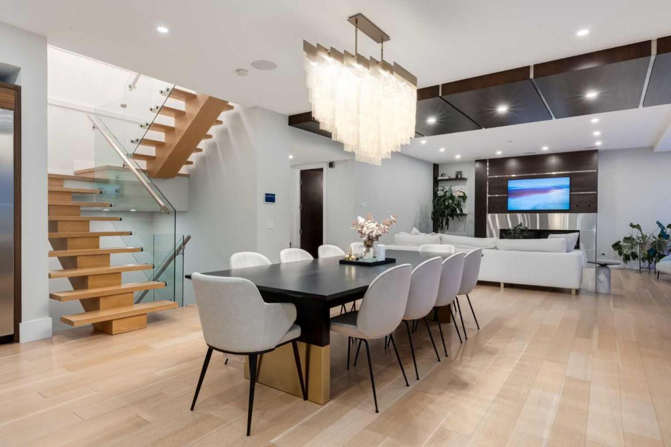 Calgary, AB, T2S 1K3, Canada, 5 Bedrooms Bedrooms, ,5 BathroomsBathrooms,Residential,For Sale,1747144