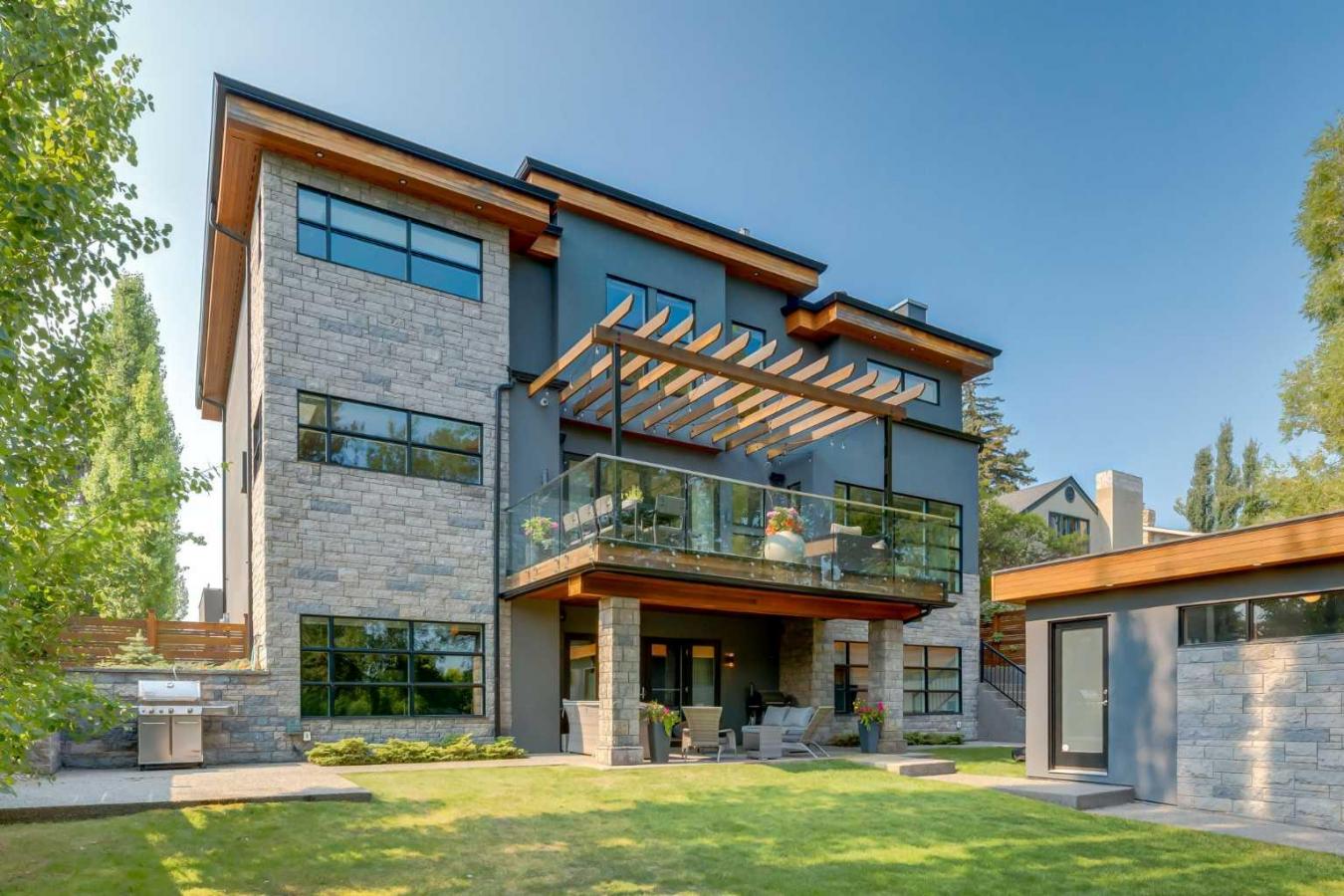 Calgary, AB, T2S 1K3, Canada, 5 Bedrooms Bedrooms, ,5 BathroomsBathrooms,Residential,For Sale,1747144