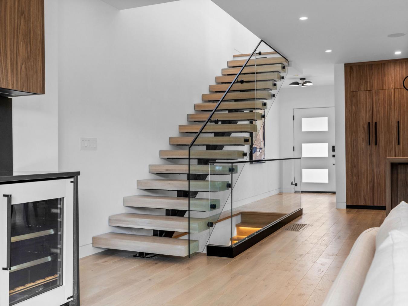 Cambridge, Massachusetts, 02140, United States, 4 Bedrooms Bedrooms, ,4 BathroomsBathrooms,Residential,For Sale,1747142